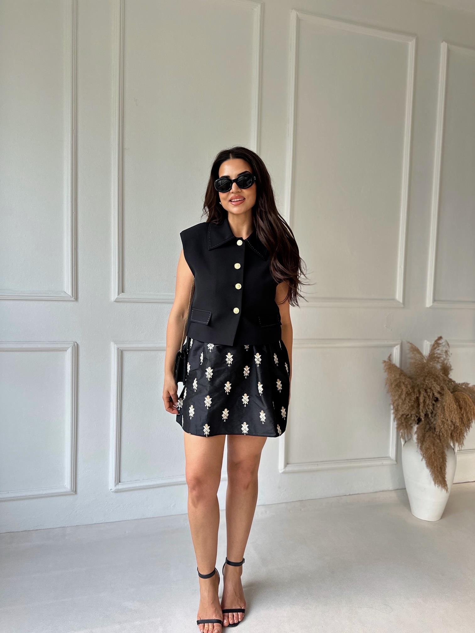 Premium Kalite Kontrast Dikiş Detaylı Yelek-Siyah