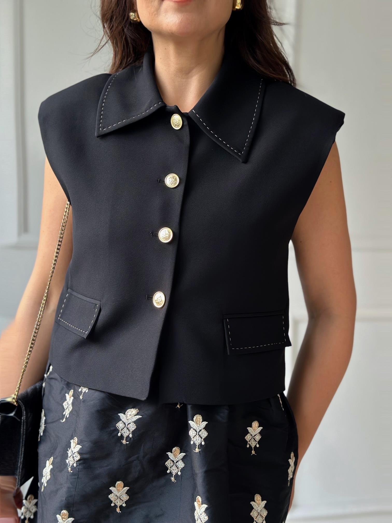 Premium Kalite Kontrast Dikiş Detaylı Yelek-Siyah