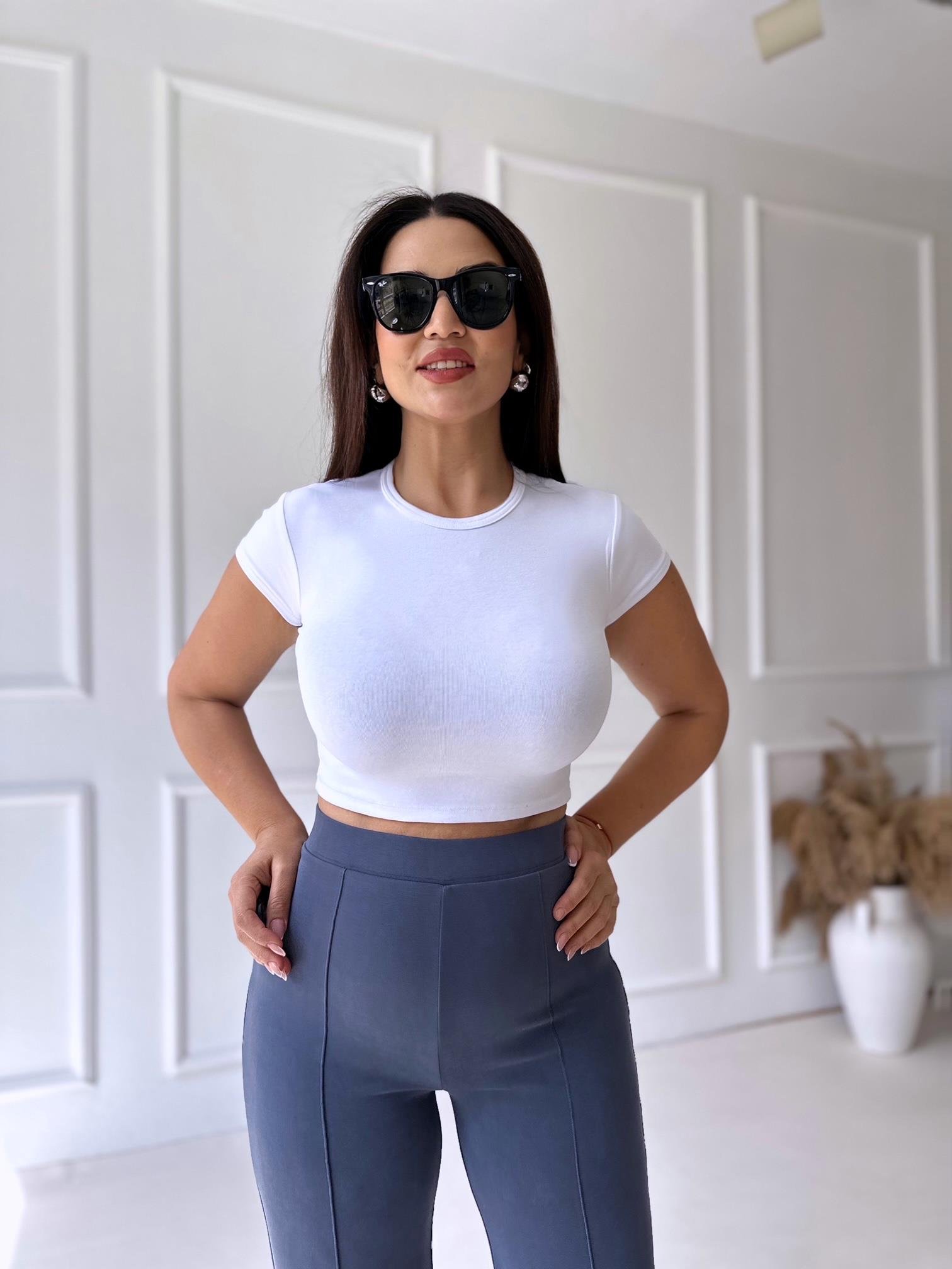 Premium Kalite Pamuklu Yarım Kollu Crop Beyaz