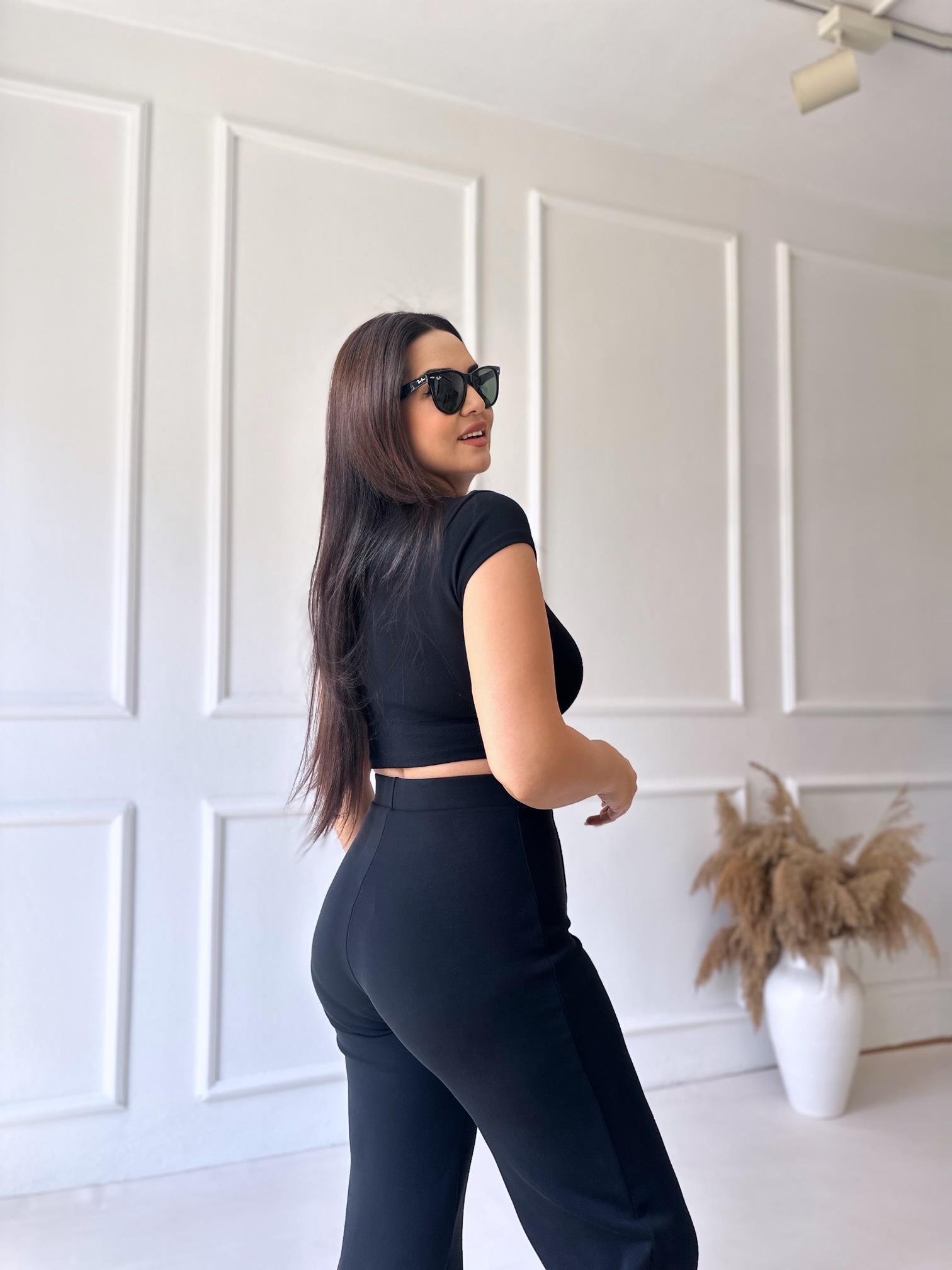 Premium Kalite Pamuklu Yarım Kollu Crop Siyah