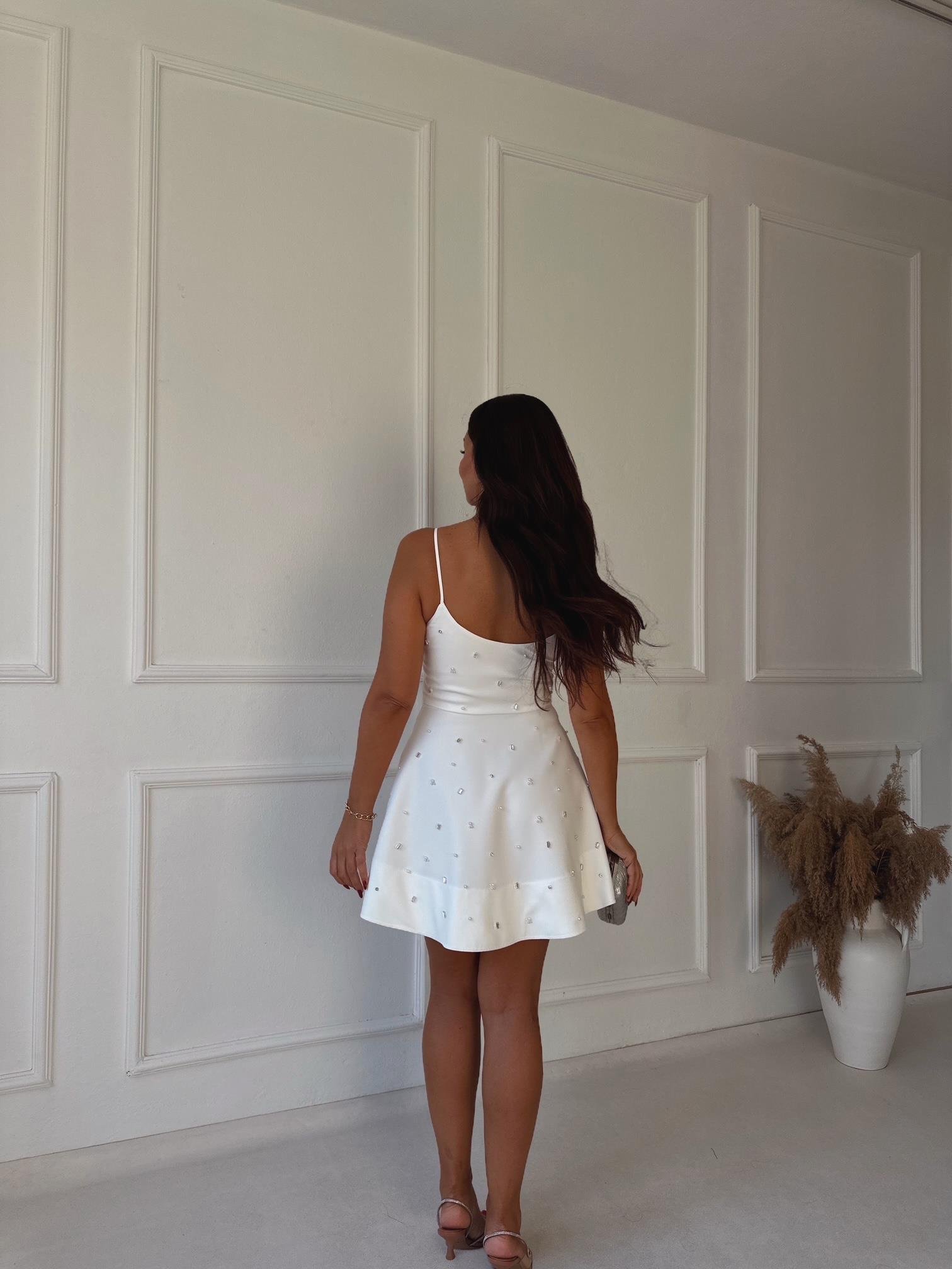 Premium Kalite Taşlı Kloş Beyaz Mini Elbise
