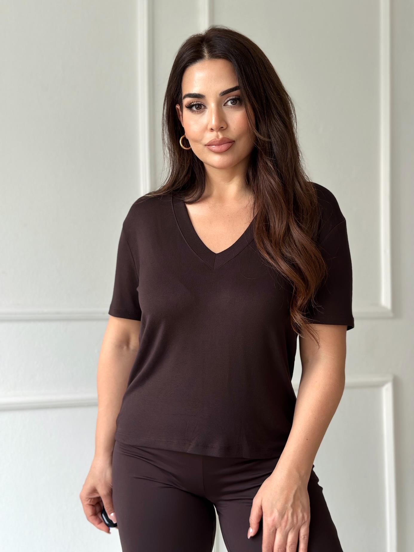 Premium Soft Touch V Yaka Basic Tişört – Kahve