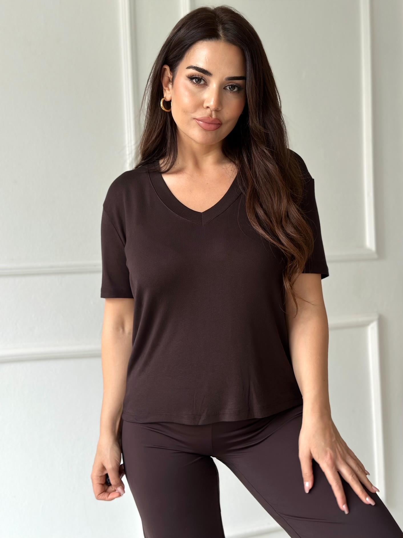 Premium Soft Touch V Yaka Basic Tişört – Kahve