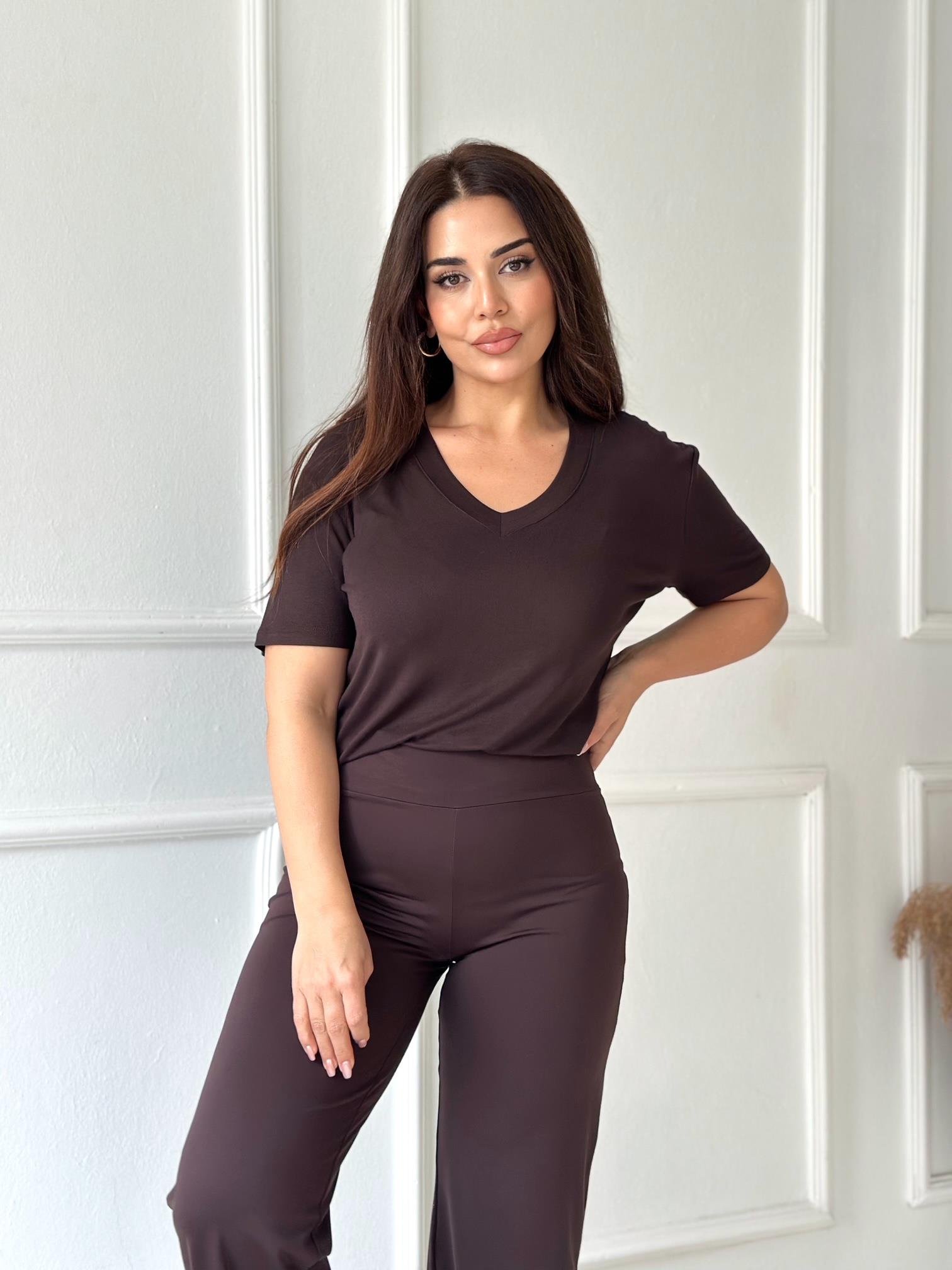 Premium Soft Touch V Yaka Basic Tişört – Kahve