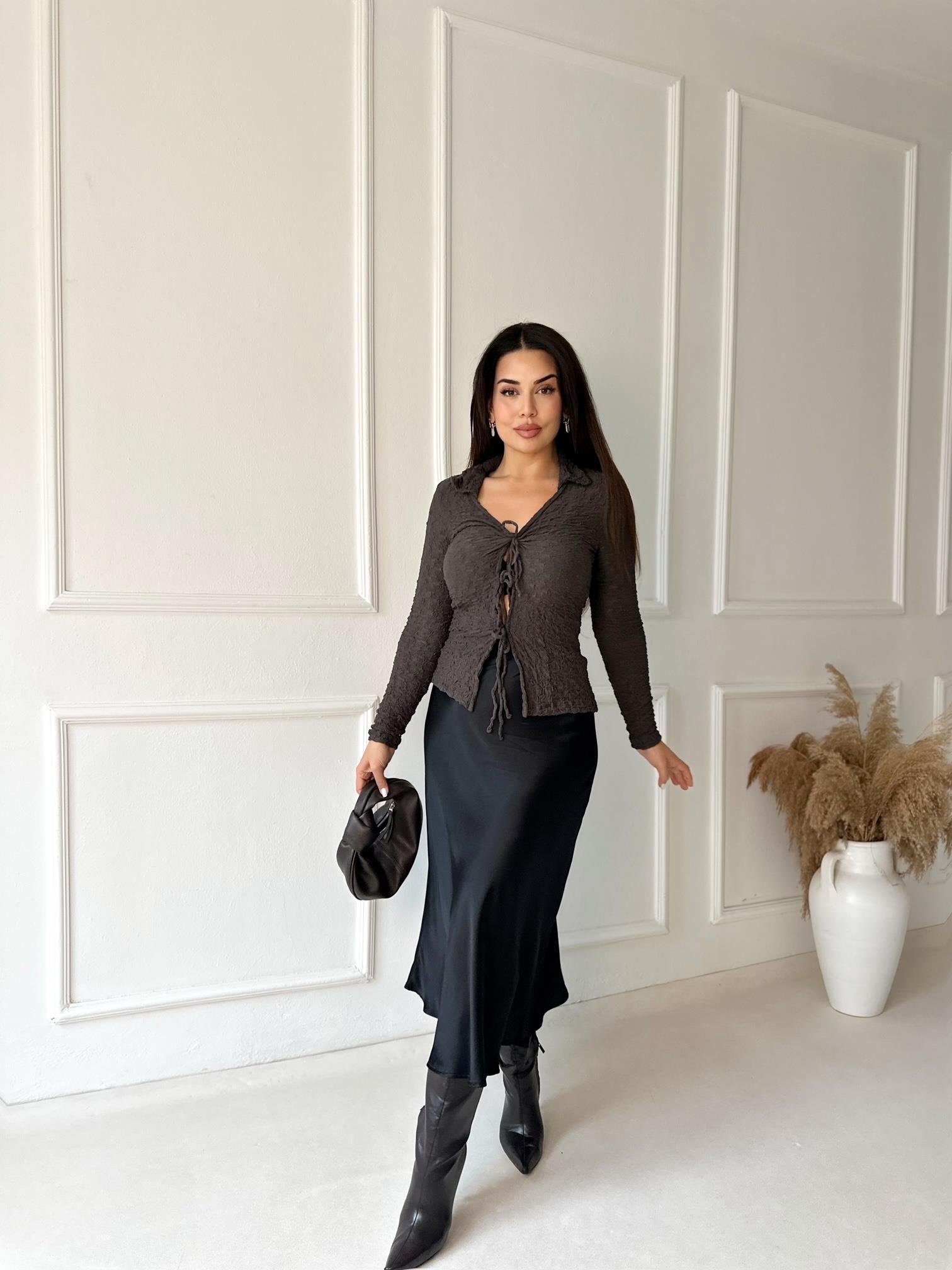 Saten İpek Dokulu Midi Slip Etek – Siyah