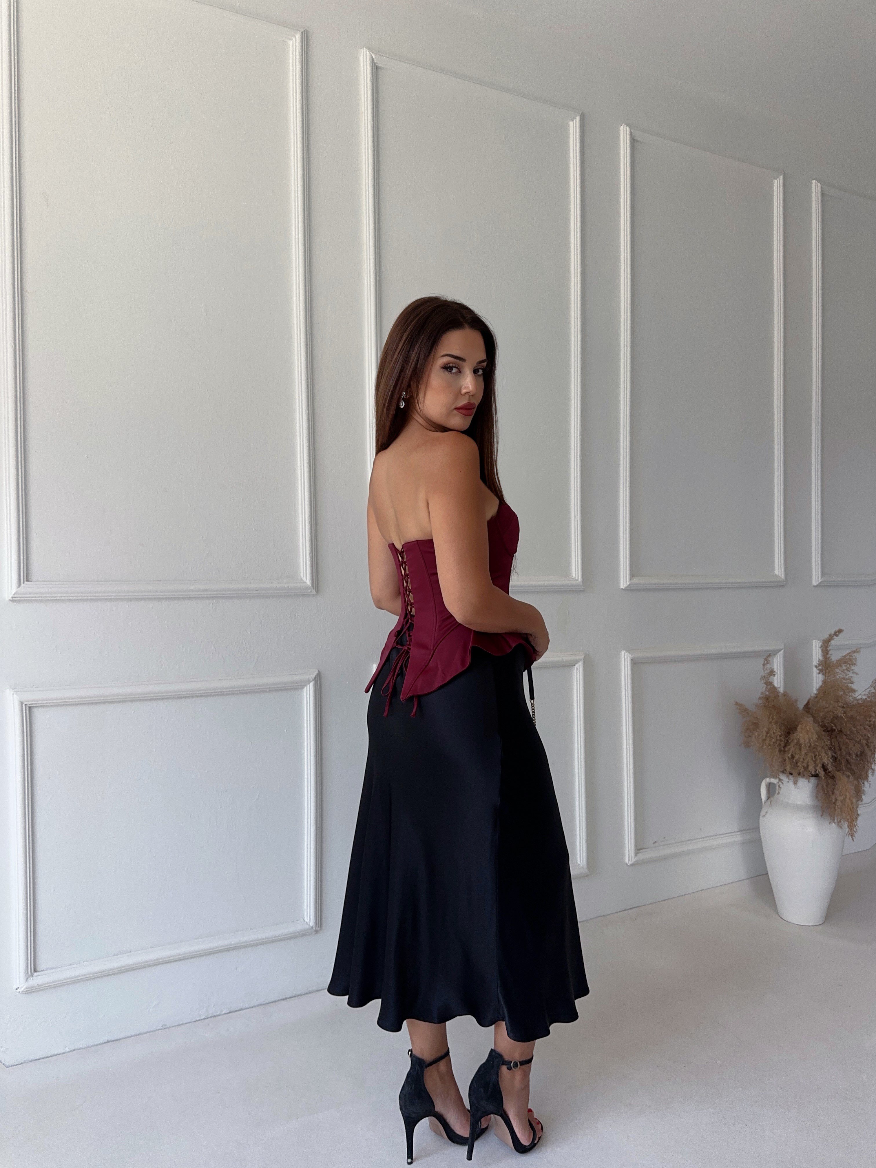 Saten İpek Dokulu Midi Slip Etek – Siyah