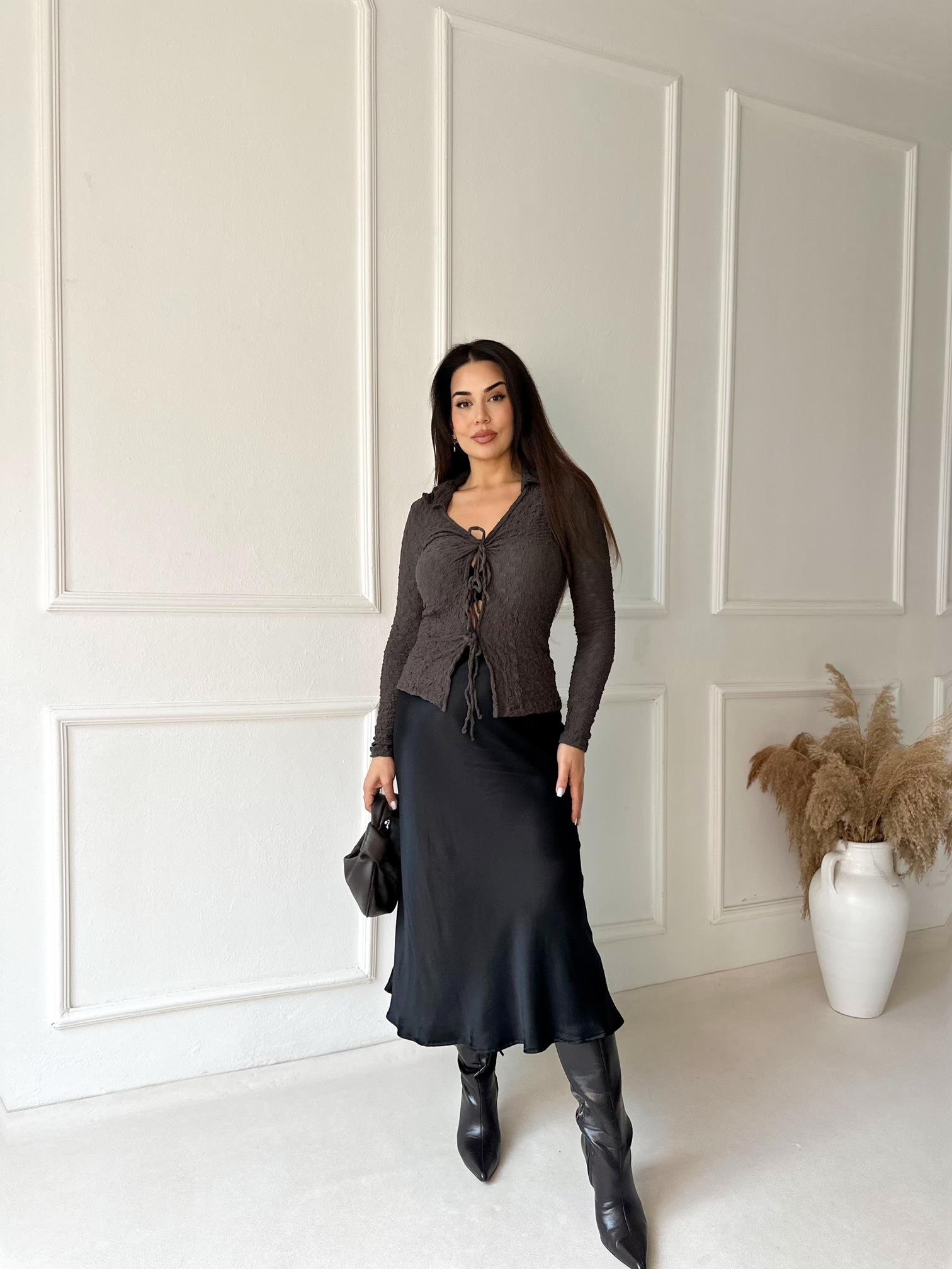 Saten İpek Dokulu Midi Slip Etek – Siyah