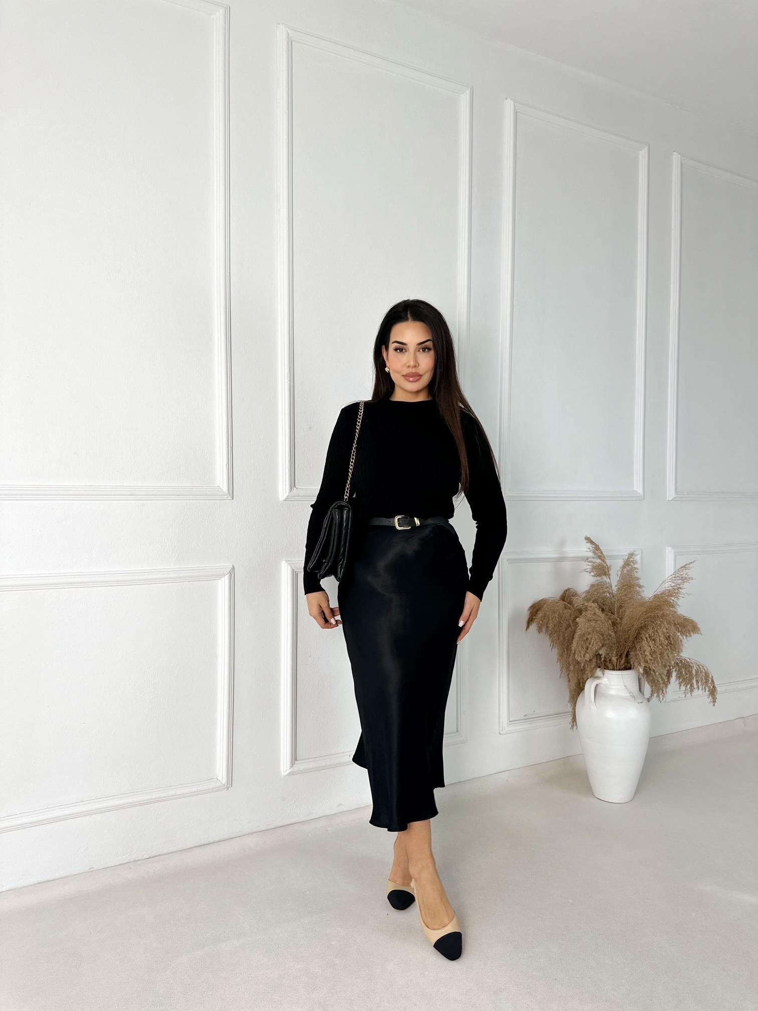 Saten İpek Dokulu Midi Slip Etek – Siyah