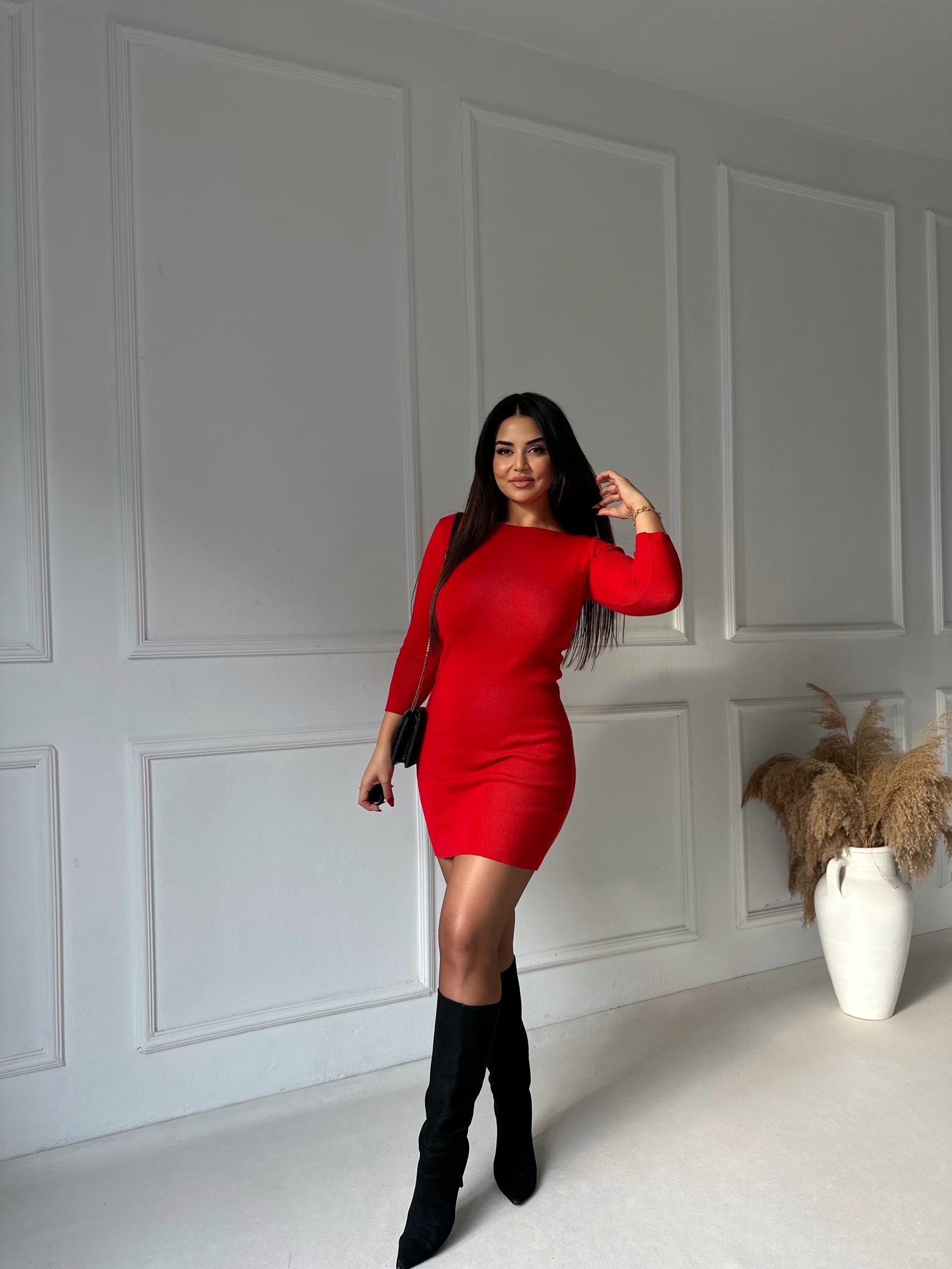 Sırt Dekolteli Fit Triko Elbise – Kırmızı