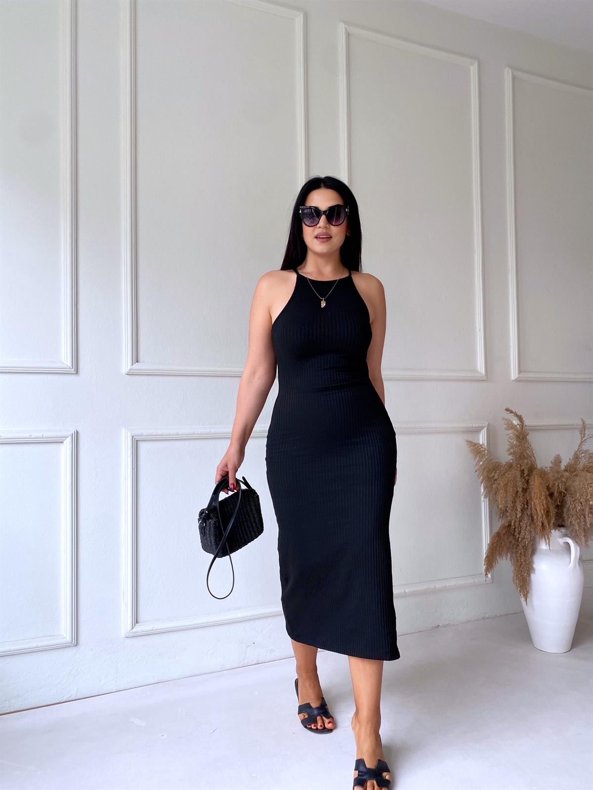 Siyah Halter Yaka Midi Elbise
