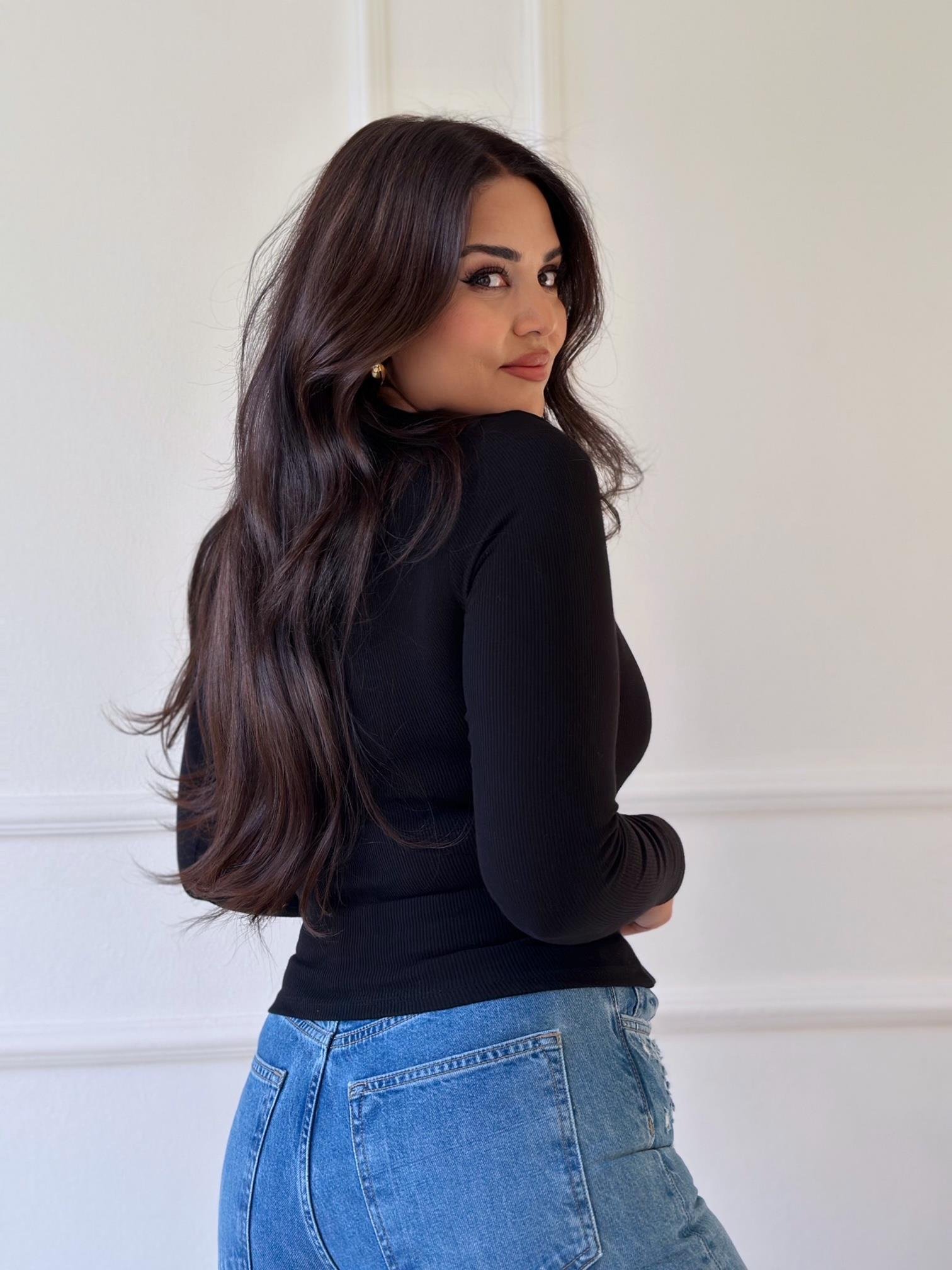 Siyah Kare Yaka Pamuklu Basic Bluz