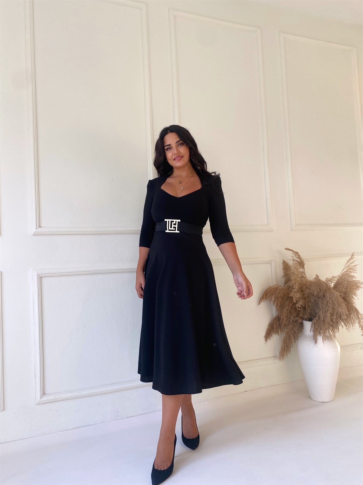 Siyah Prenses Yaka Midi Elbise