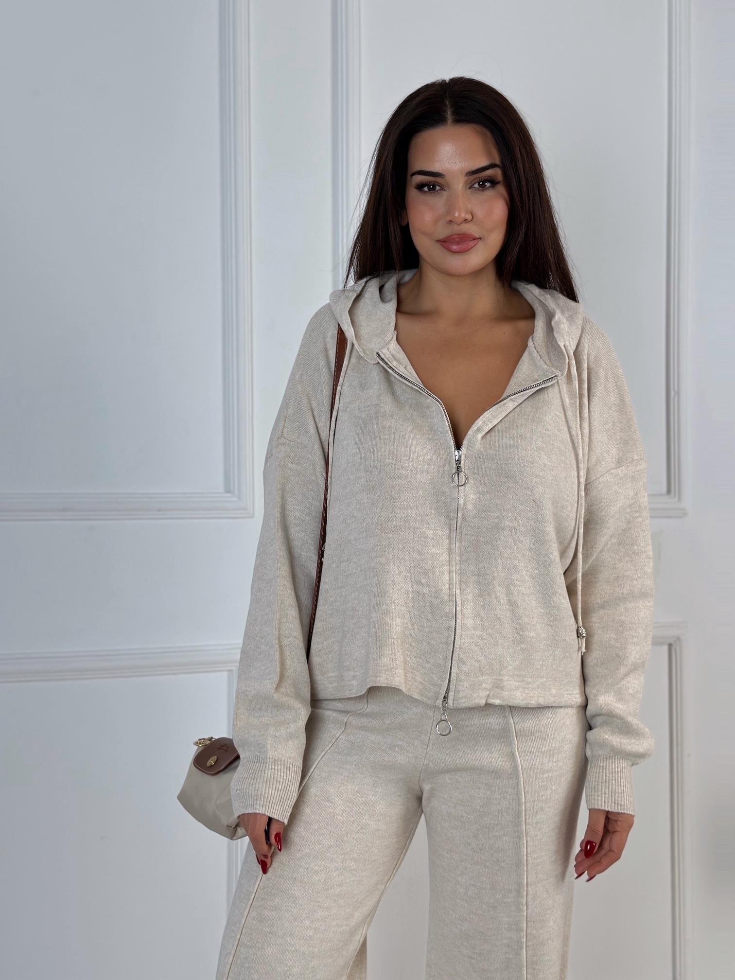 Taş Triko Rahat Takım – Kapüşonlu Üst & Yırtmaçlı Pantolon