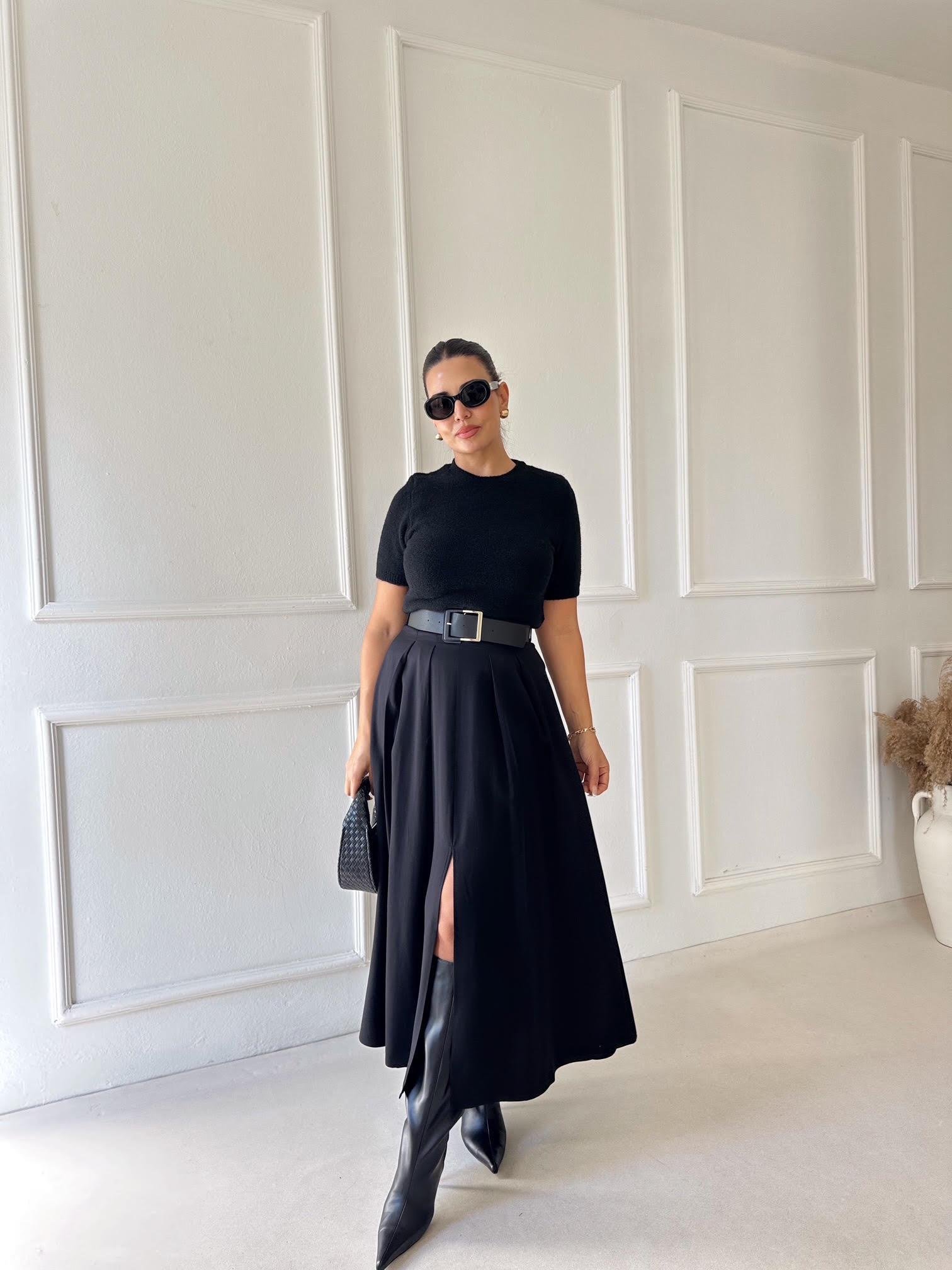 Yumuşak Dokulu Kısa Kollu Triko Bluz – Siyah