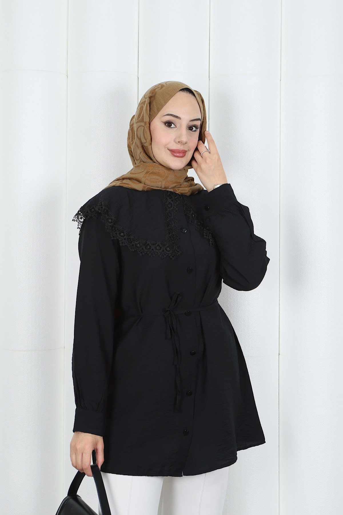 Bebe Yaka Dantel Detaylı Bağcıklı Tunik HNT2133 Siyah