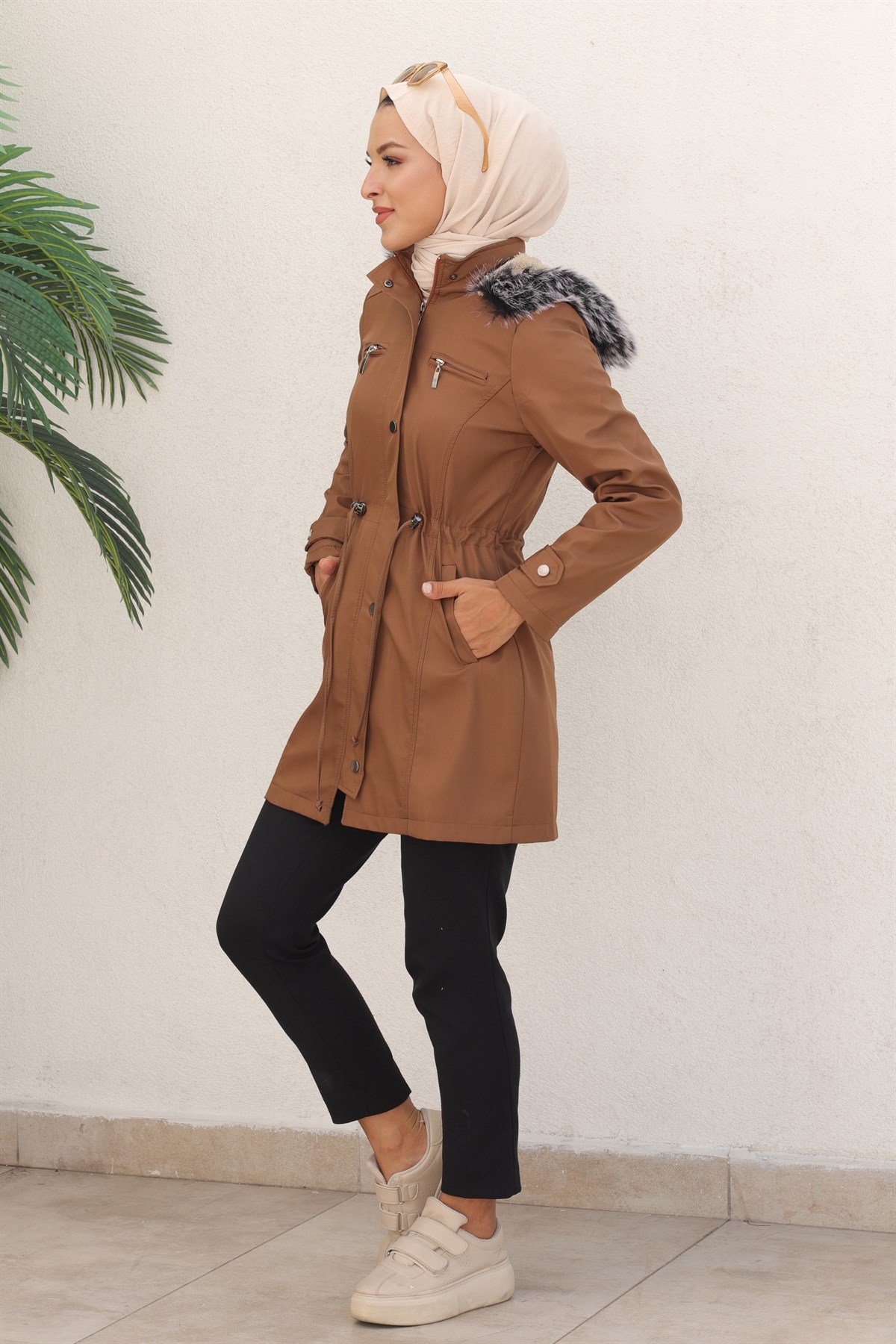 Beli Büzgülü Mont Camel