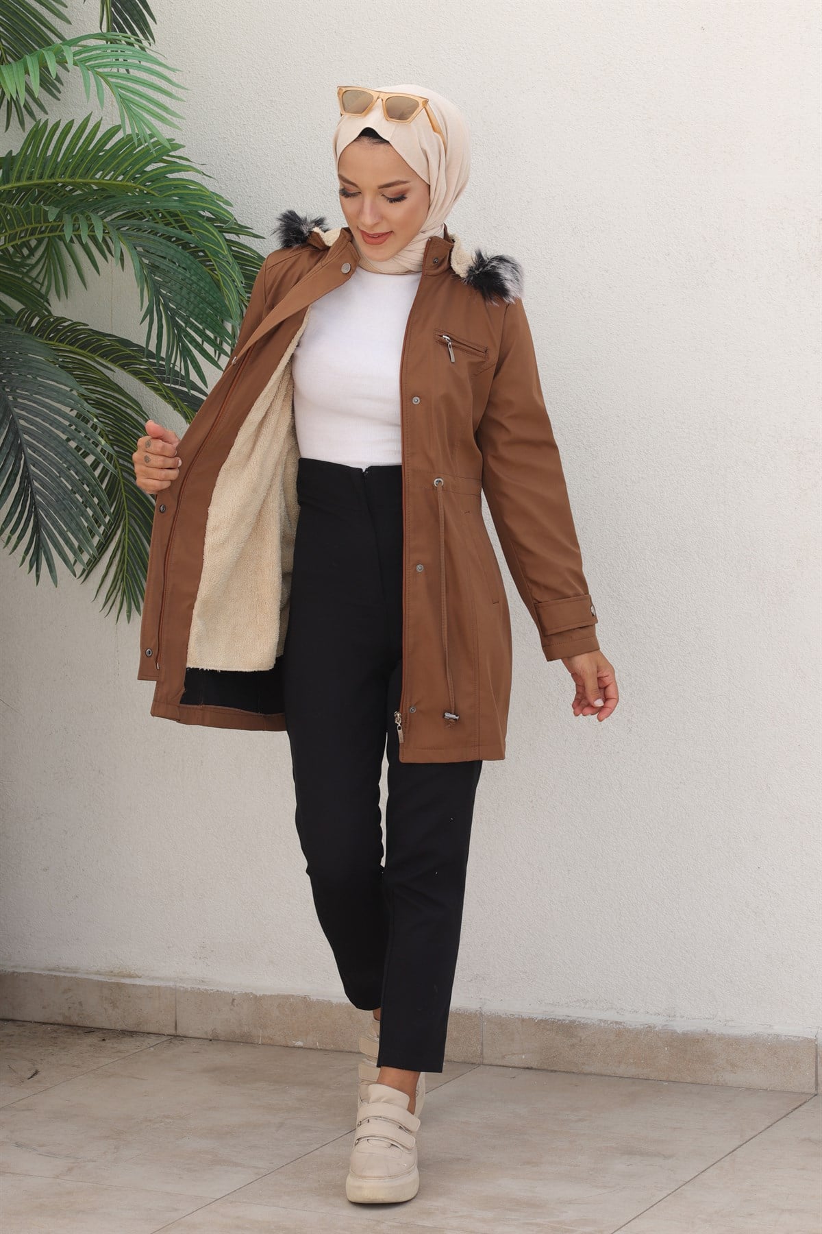 Beli Büzgülü Mont Camel
