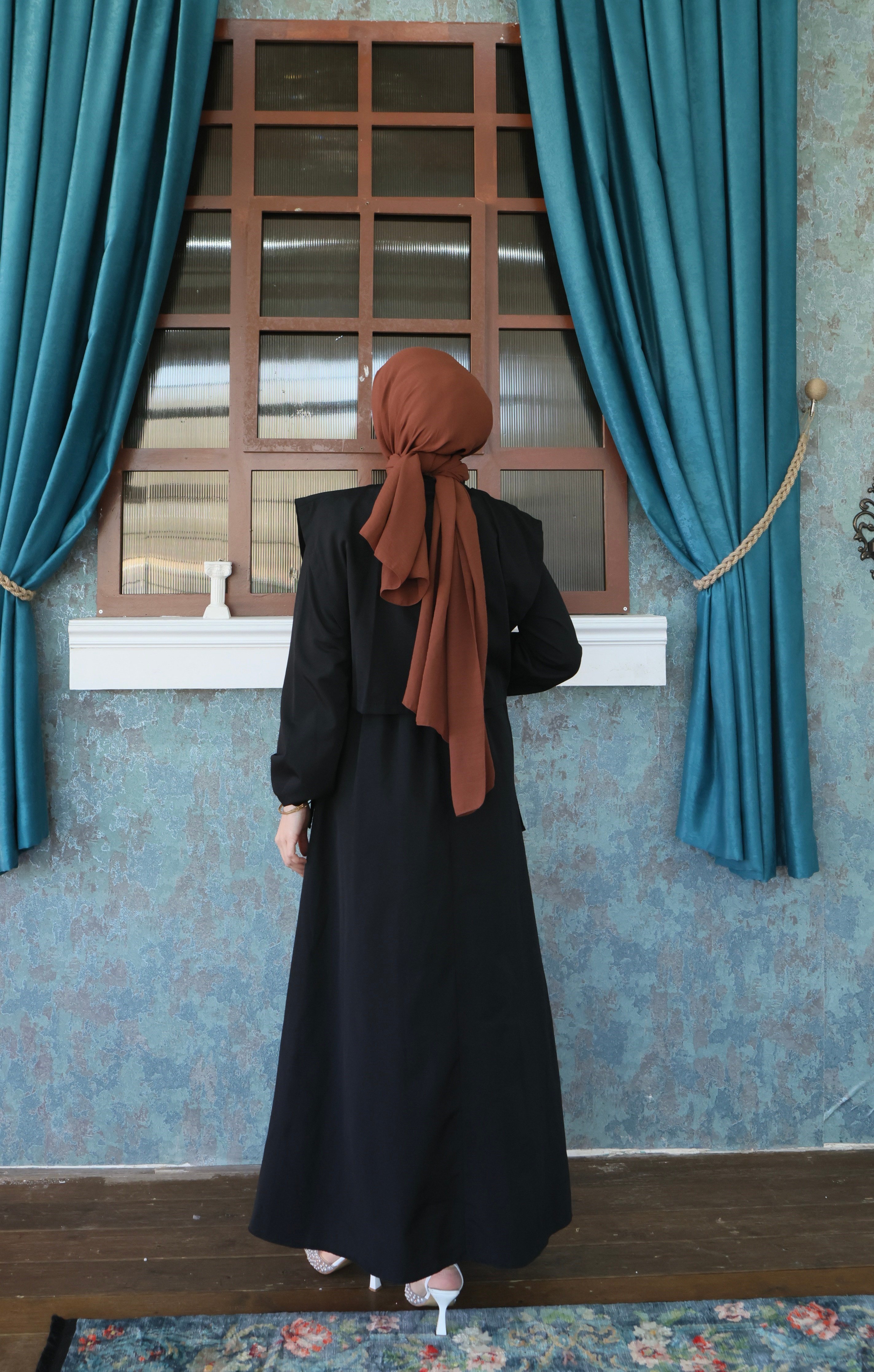 Bolerolu Beli Lastikli Tesettür Elbise Siyah HNT011