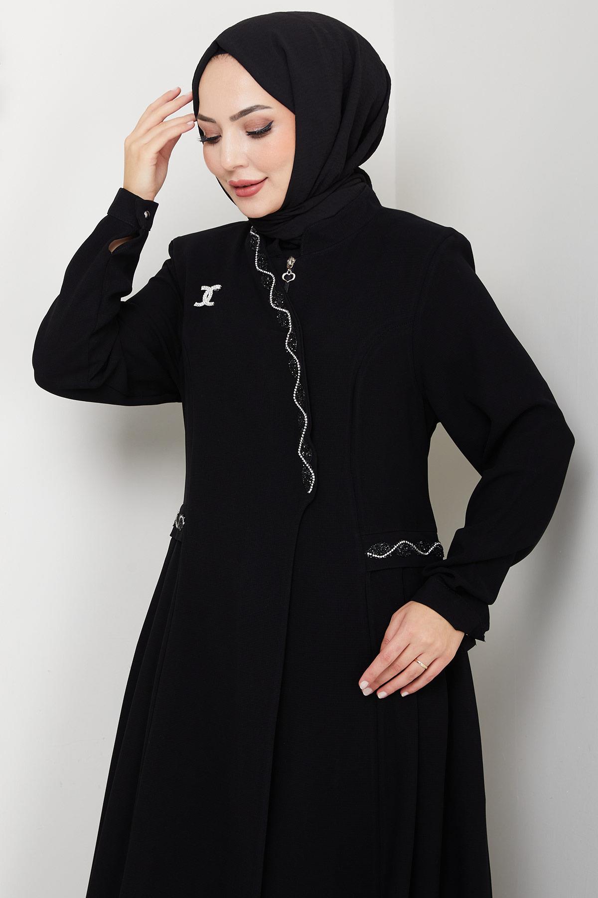 Broşlu Büyük Beden Ferace Siyah HM2843