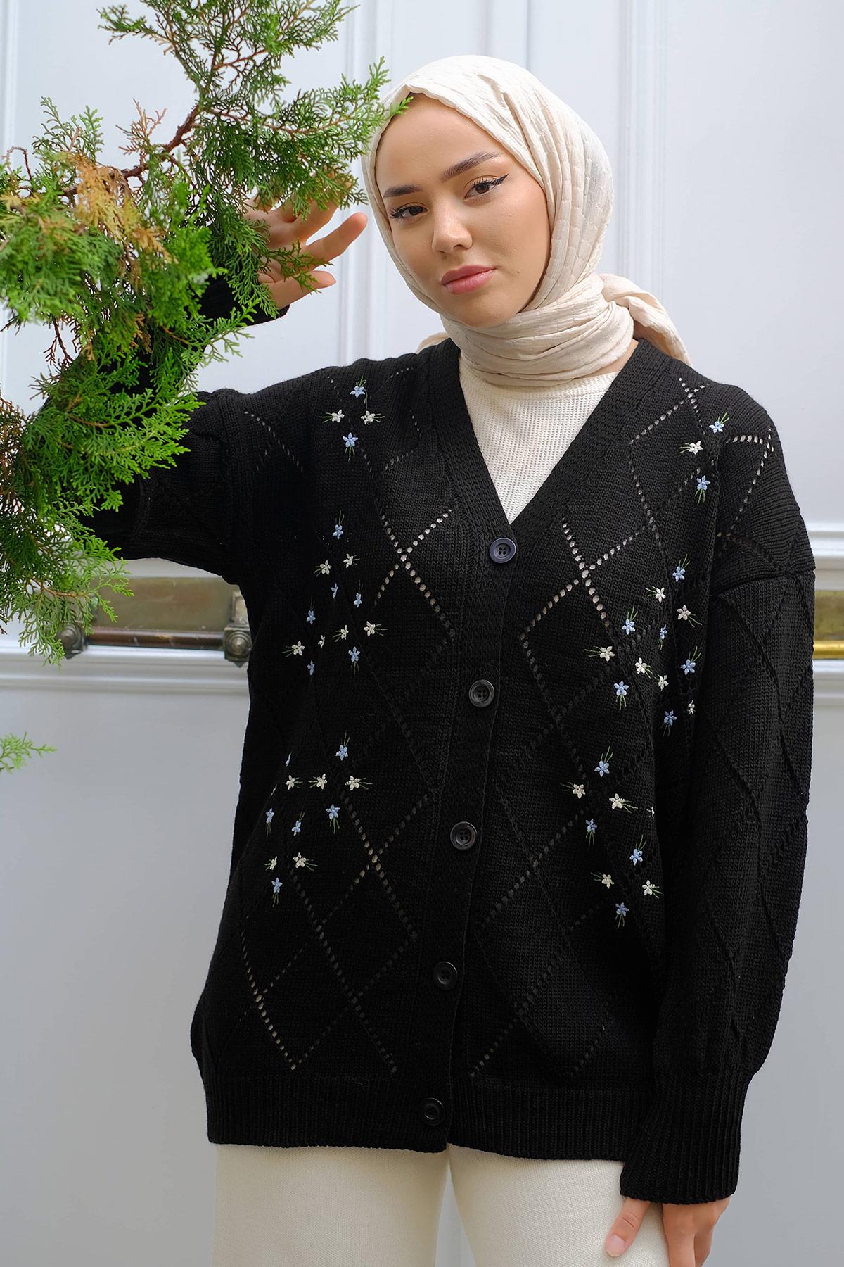 Çiçek Nakışlı Triko Hırka Siyah HM2228