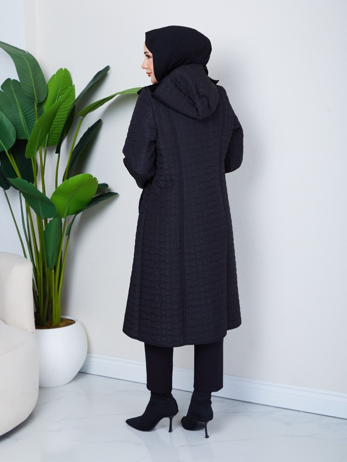 Çıkarılabilir Kapüşonlu  110 CM Kapitone Mont Siyah HNT2805