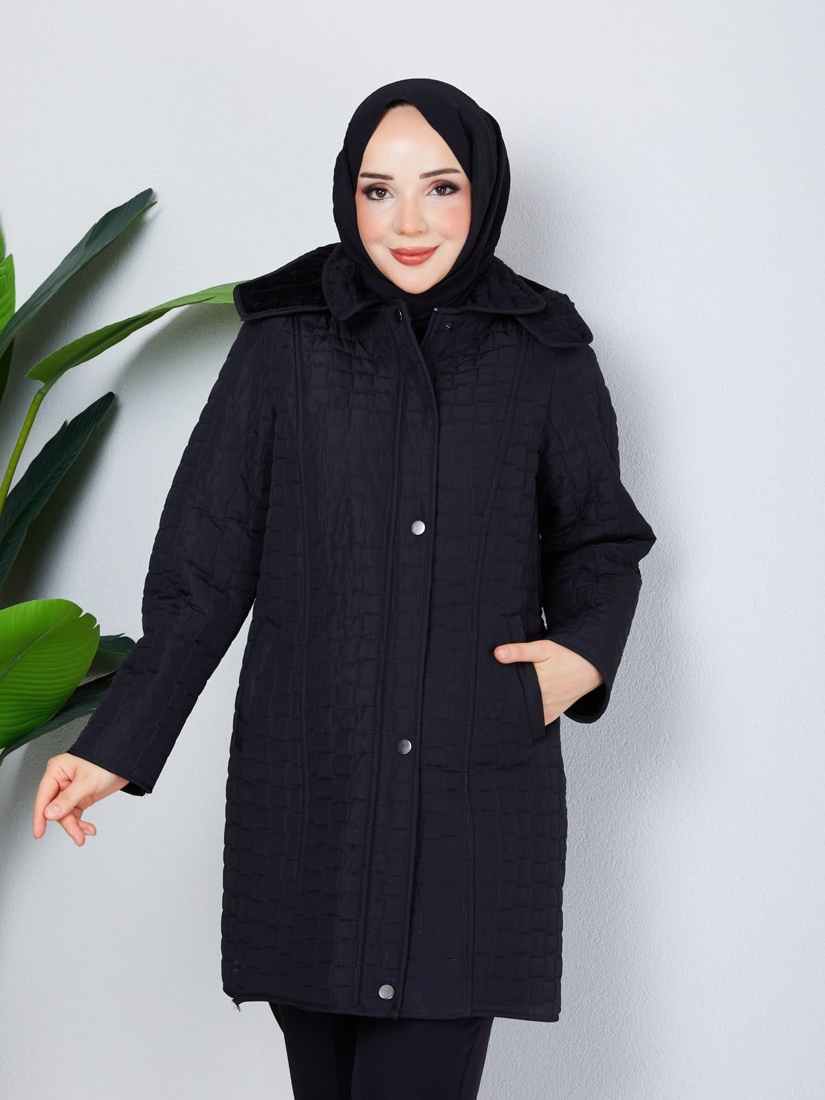 Çıkarılabilir Kapüşonlu 90  CM Kapitone Mont Siyah  HNT2806