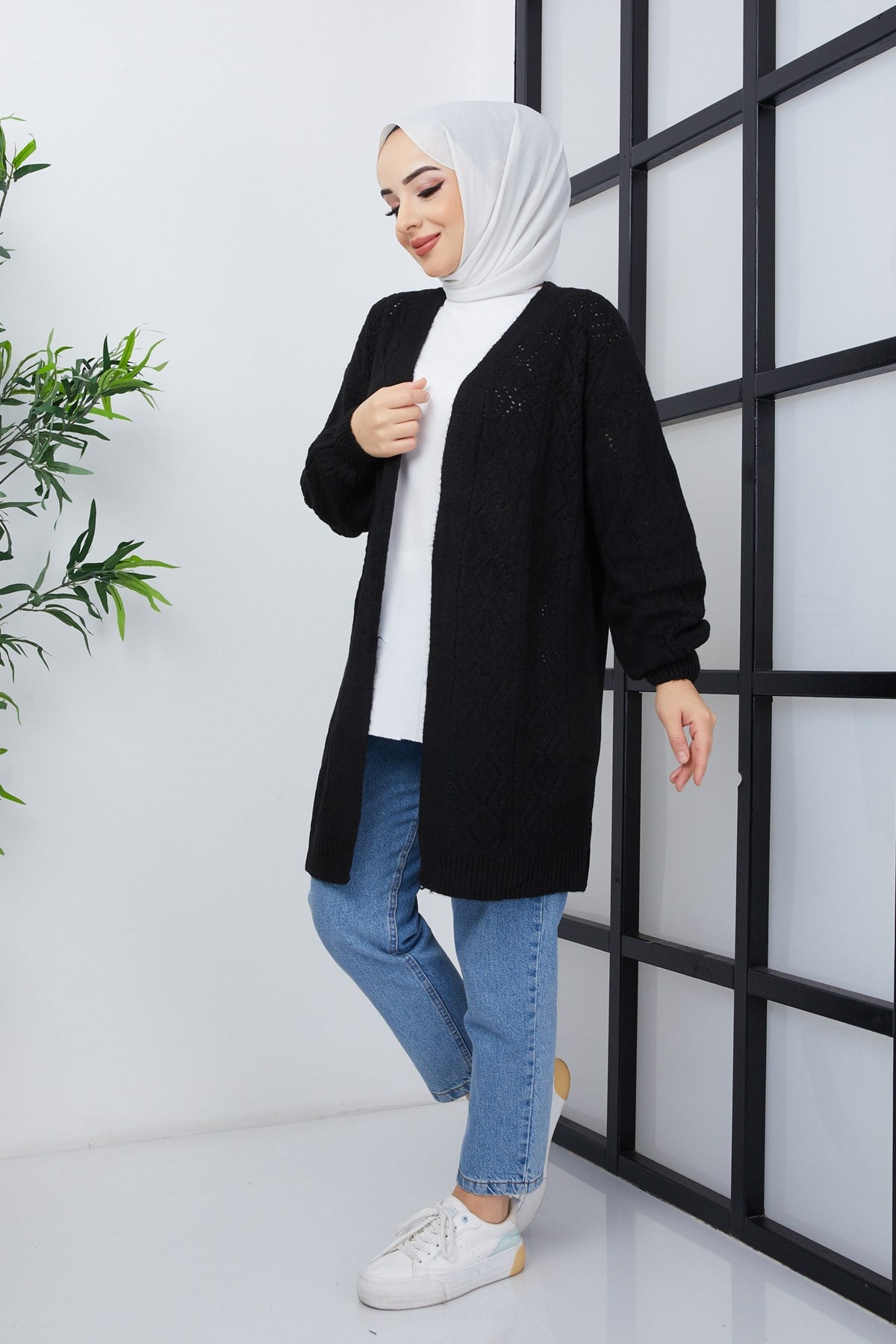 Delikli Tesettür Triko Hırka Siyah