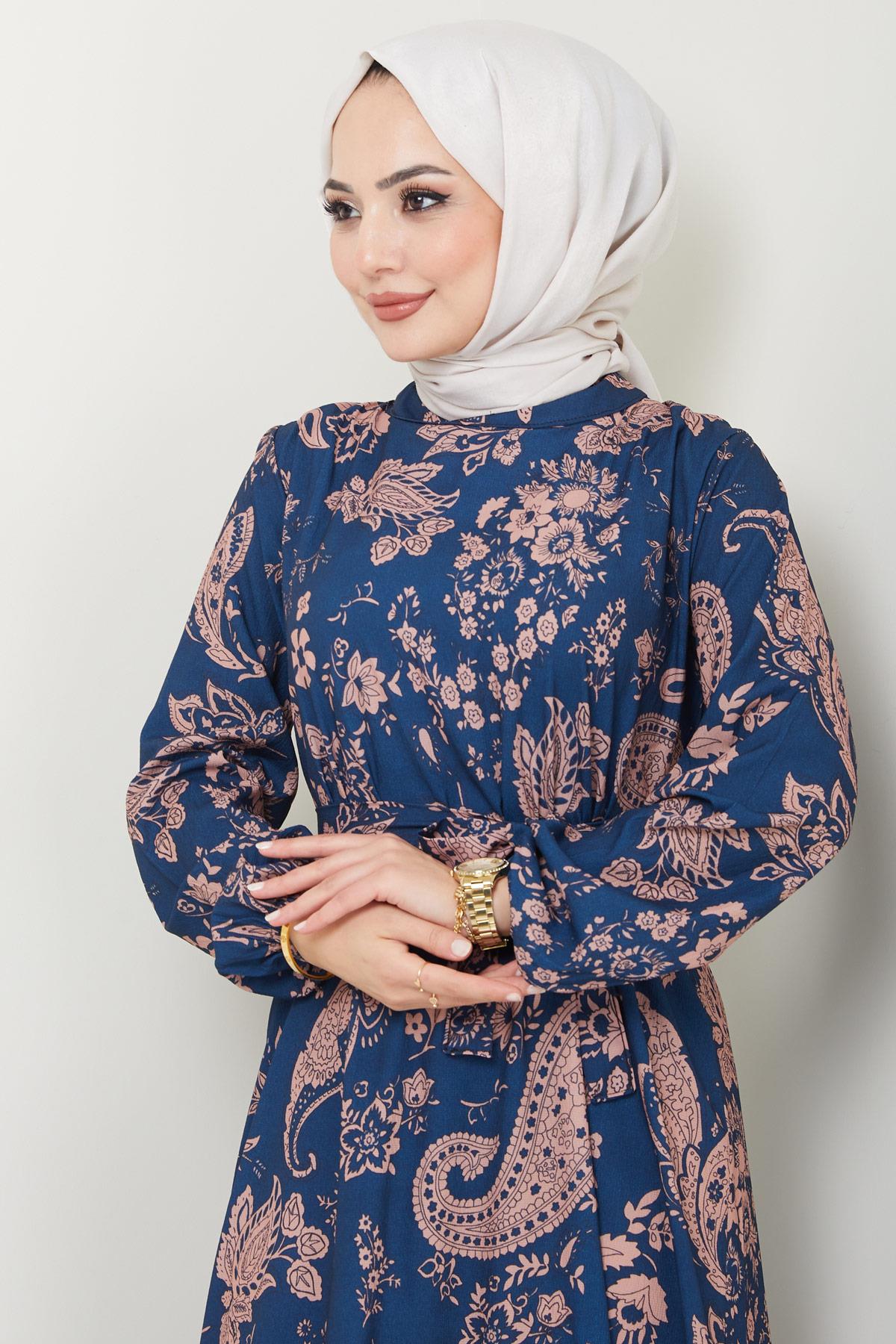 Dijital Baskılı Kuşaklı Elbise Lacivert HM2443