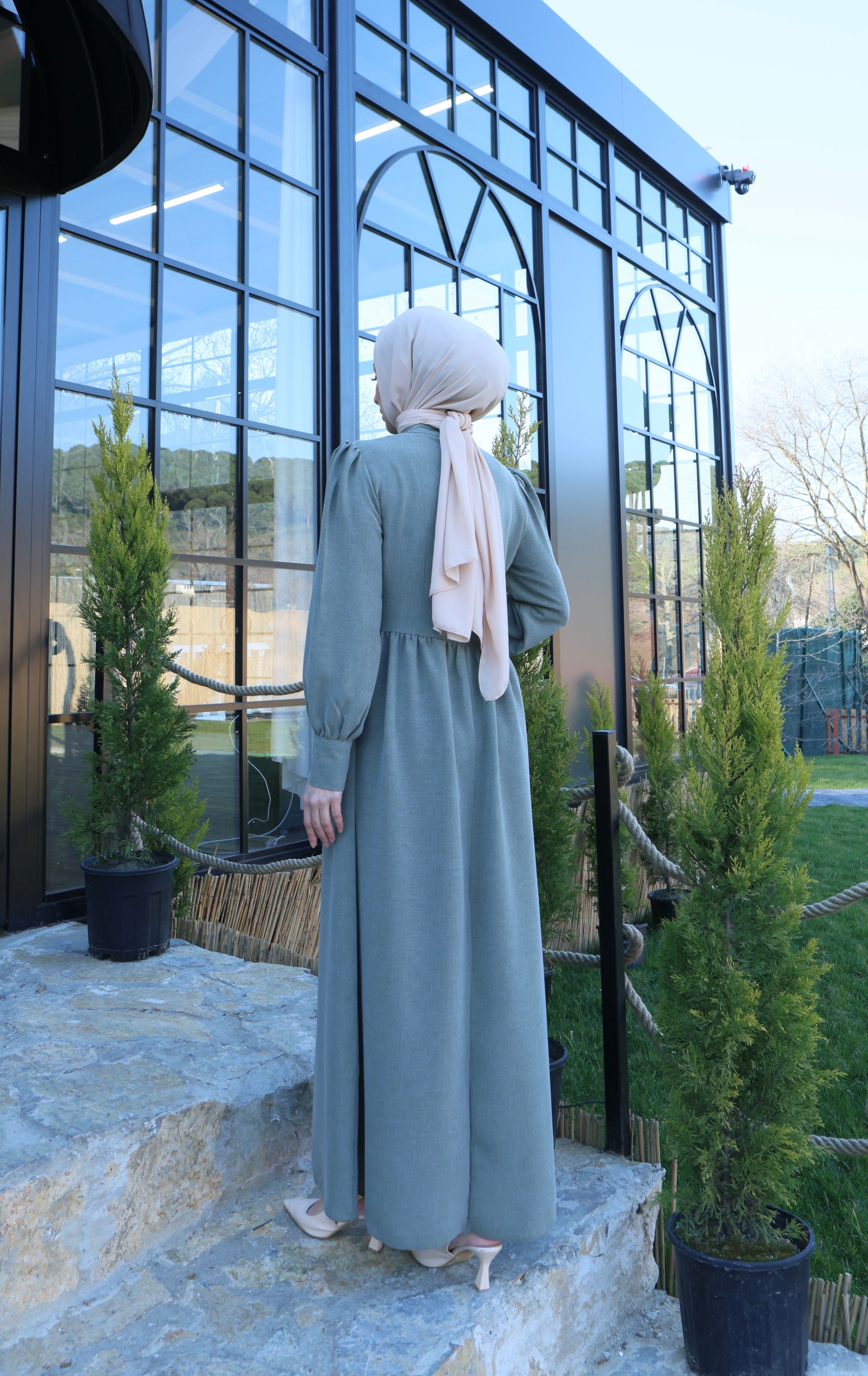 Düğme Detaylı Pileli Tesettür Elbise  Haki  HNT8528