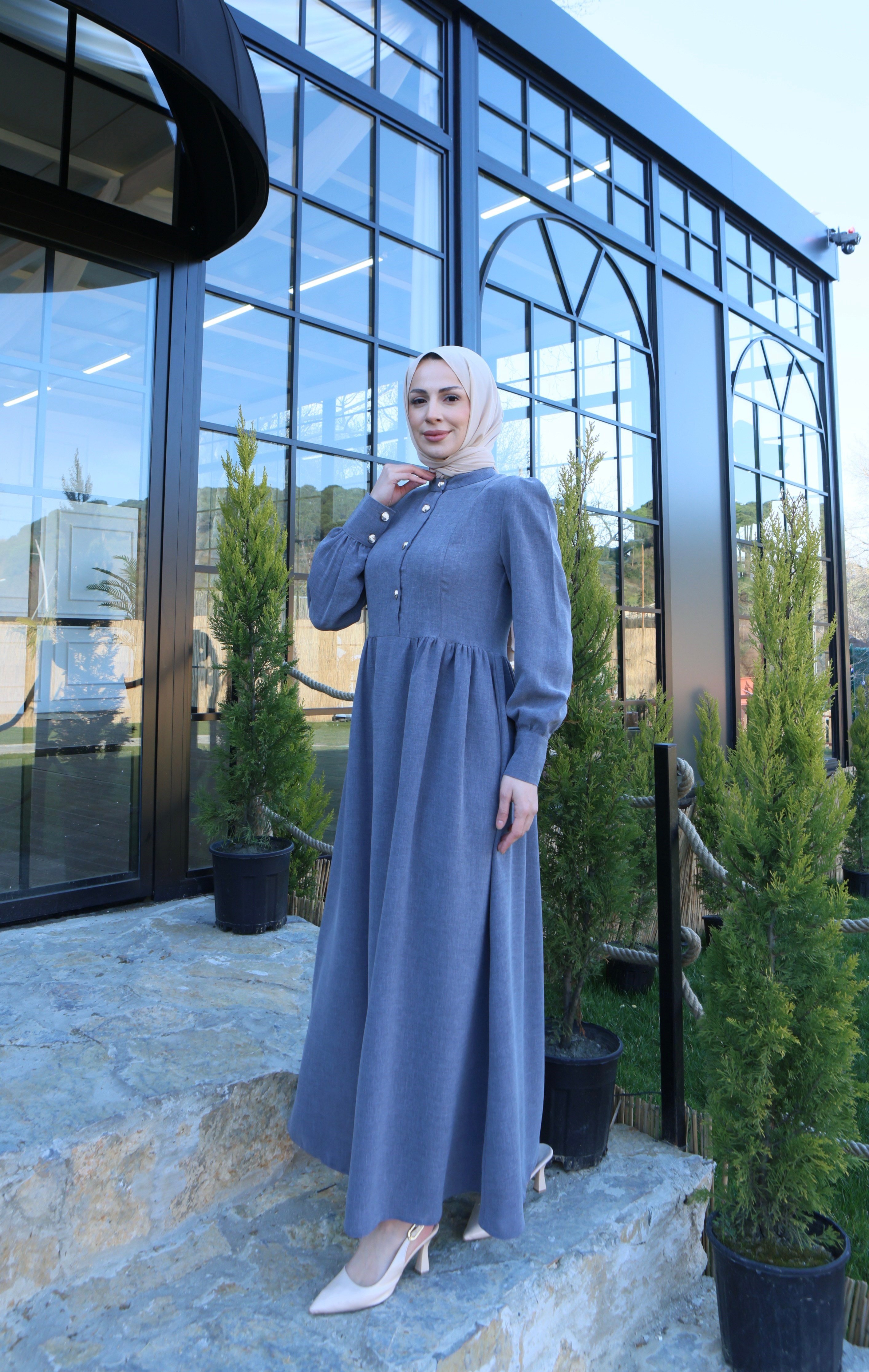 Düğme Detaylı Pileli Tesettür Elbise Koyu Gri  HNT8528