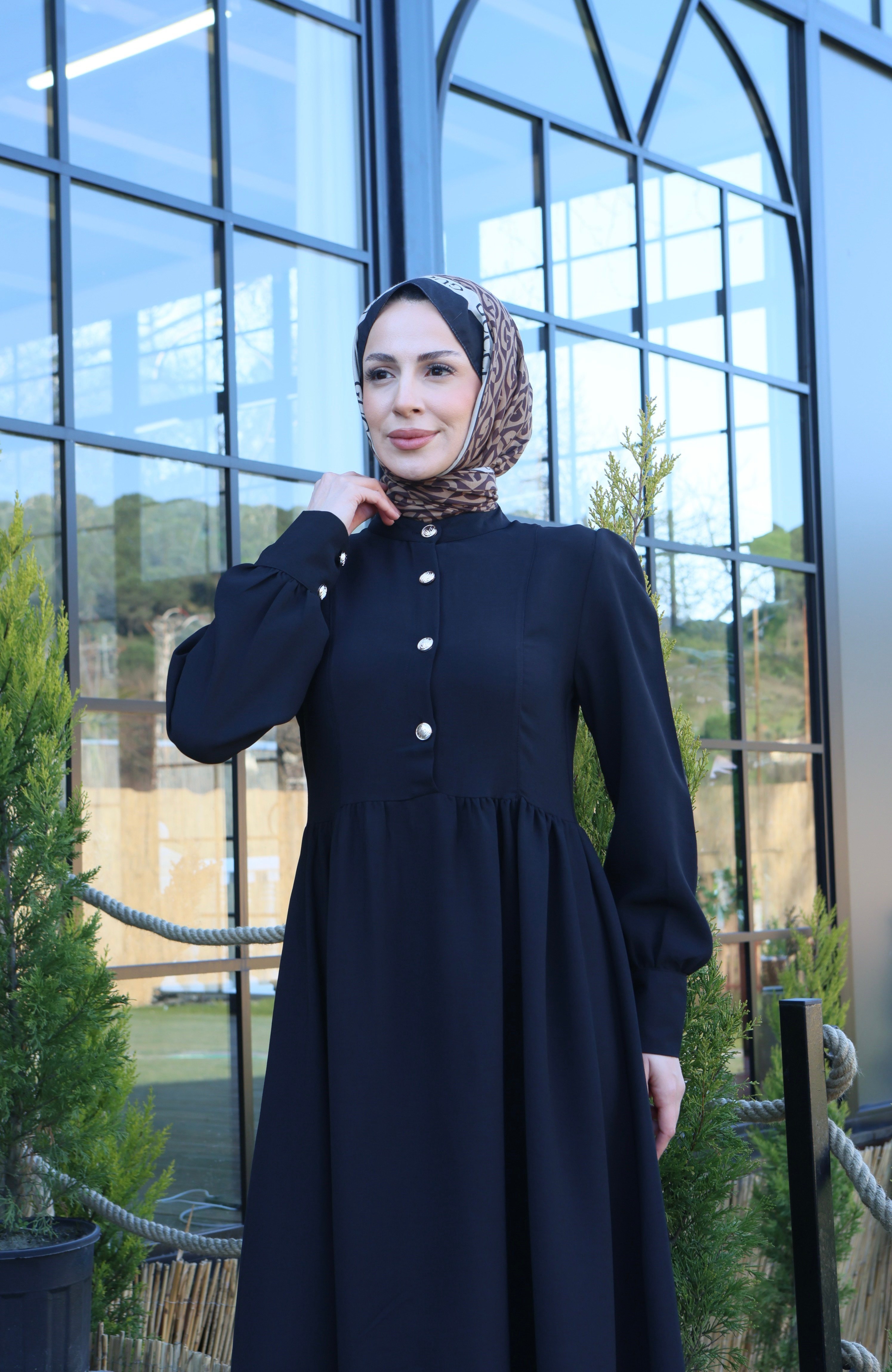 Düğme Detaylı Pileli Tesettür Elbise Siyah HNT8528