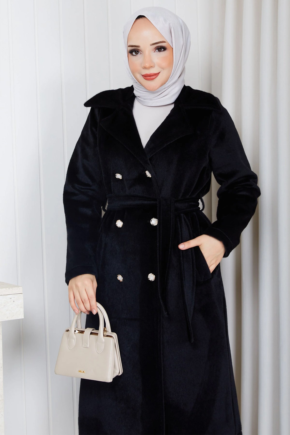 Düğmeli Kuşaklı Angora Kaban Siyah HM2969