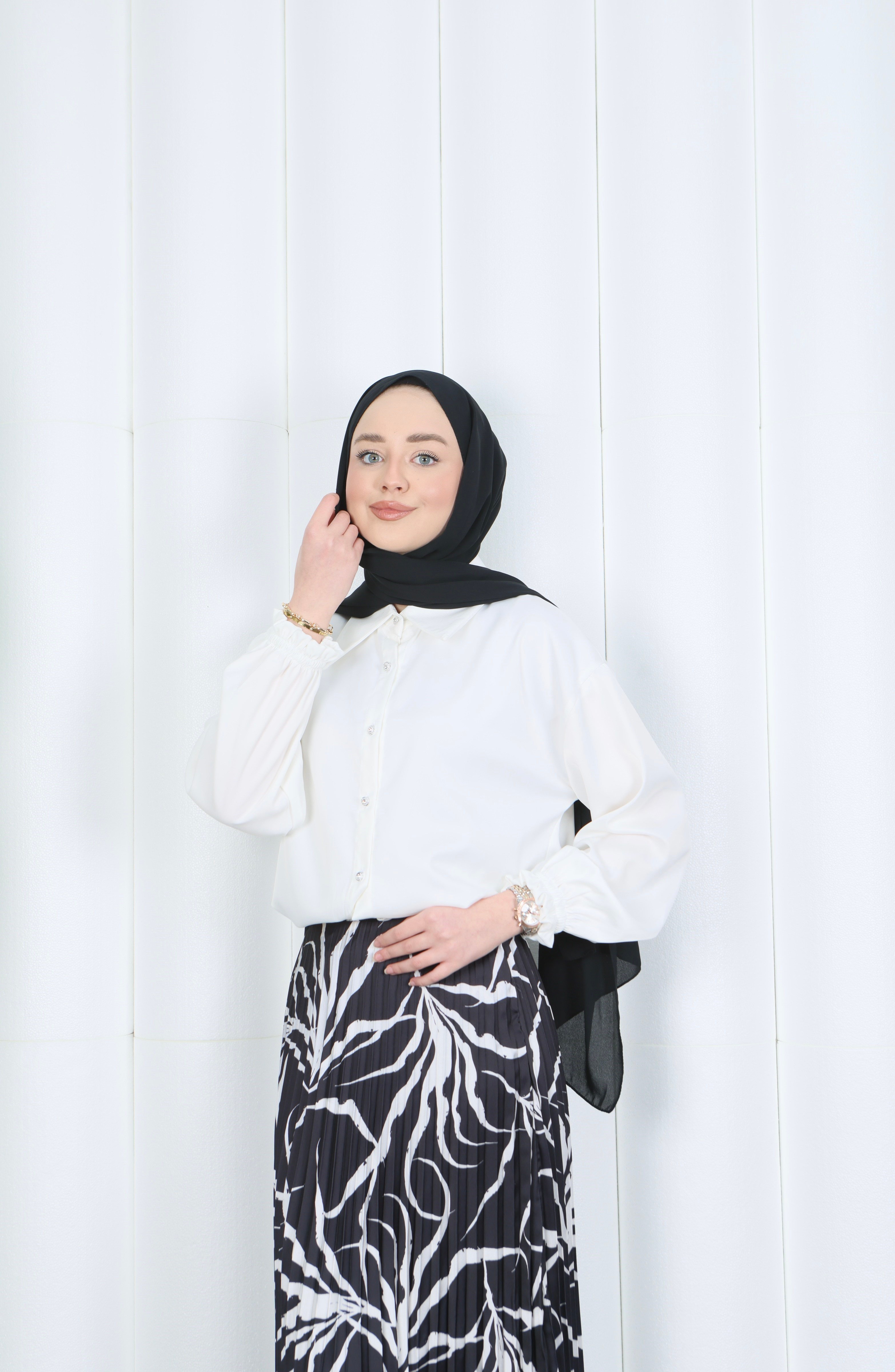 Eteği Desenli Piliseli Gömlekli Takım Siyah  HNT8534