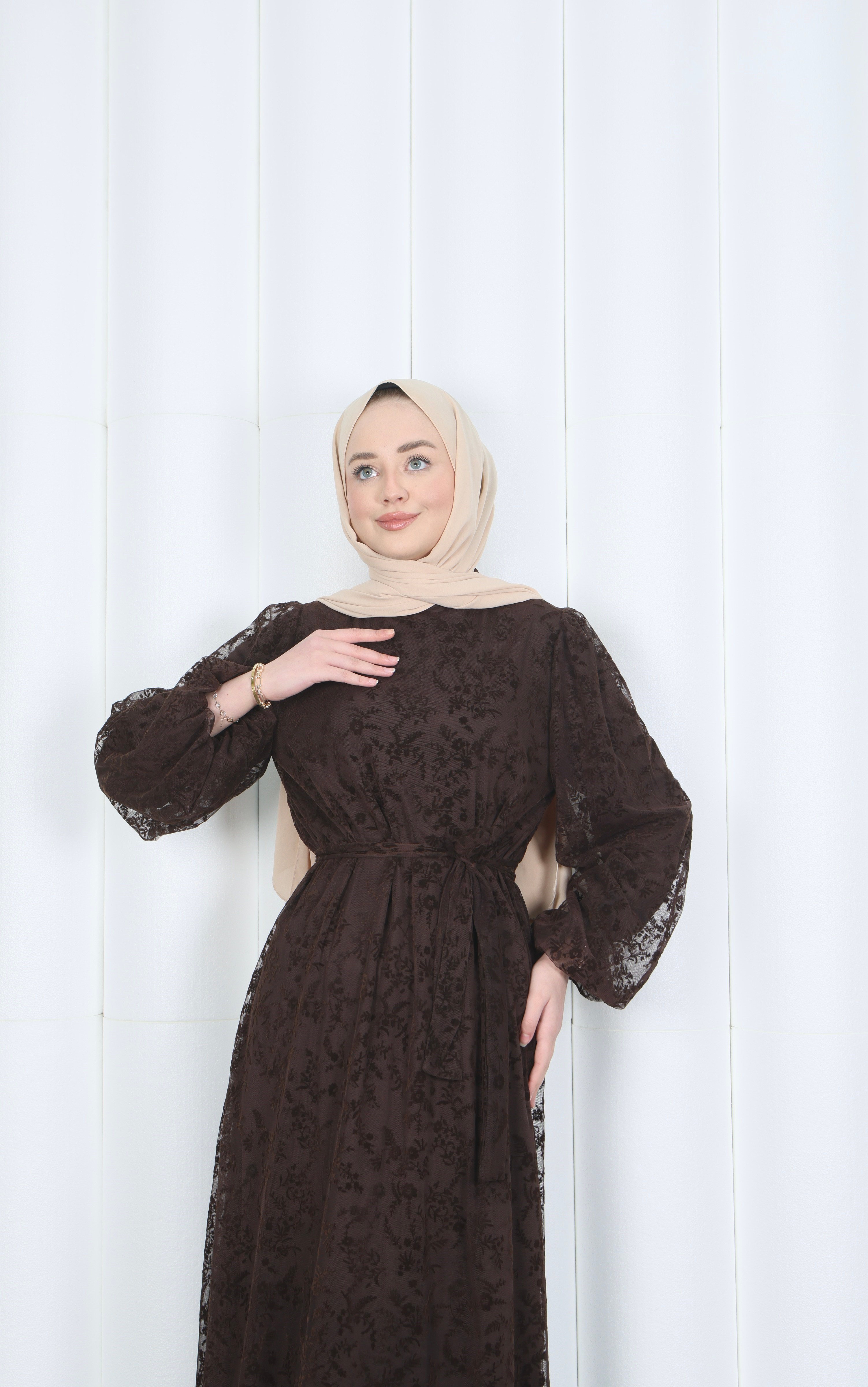 Flok Baskılı Astarlı Kuşaklı Tül Elbise Kahverengi HNT8565
