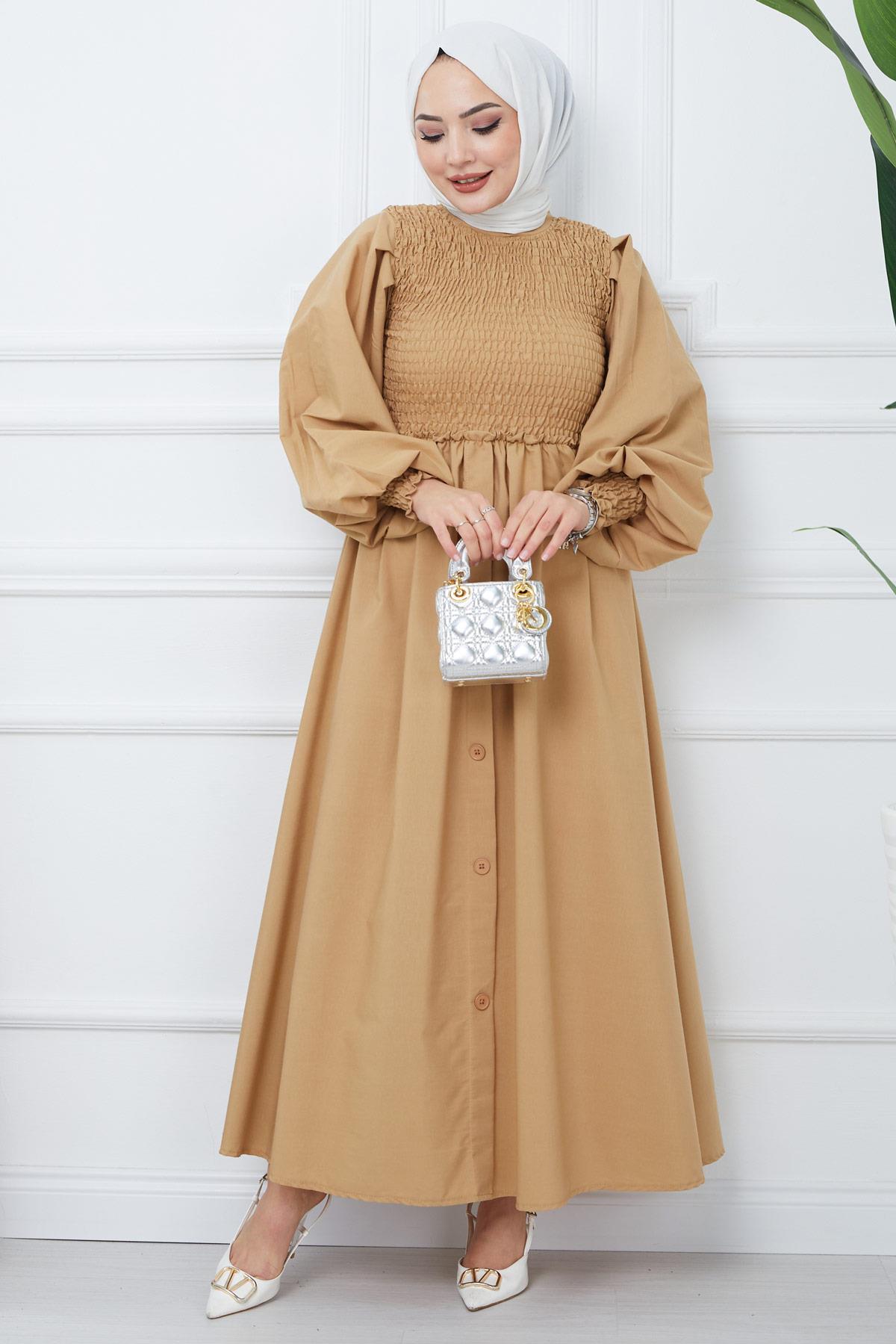 Gipe Detaylı Süs Düğmeli Mevlana Elbise Camel HM2356
