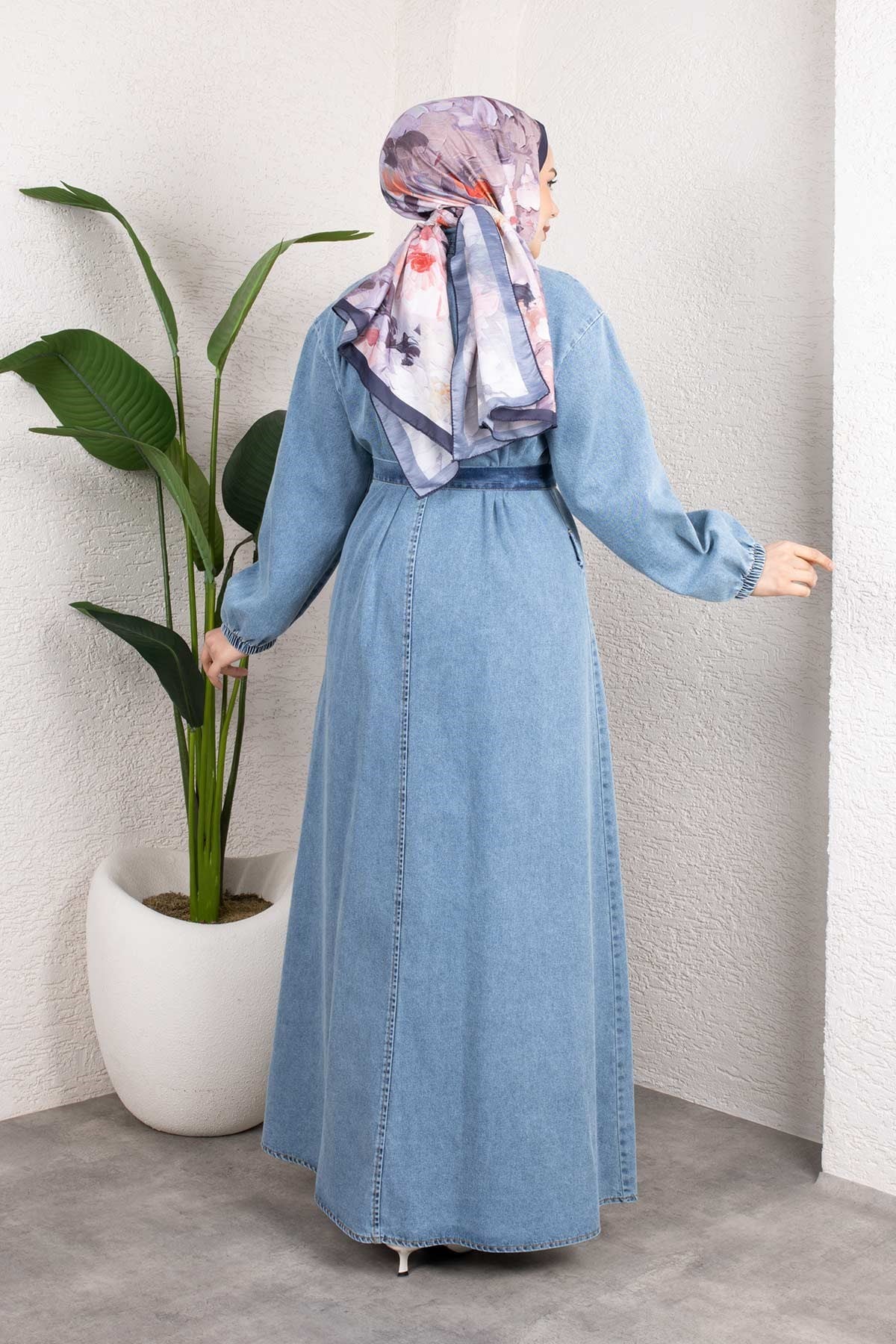 Gömlek Yaka Kemerli Denim Elbise – Uzun Tesettür Jean Model Açık Mavi