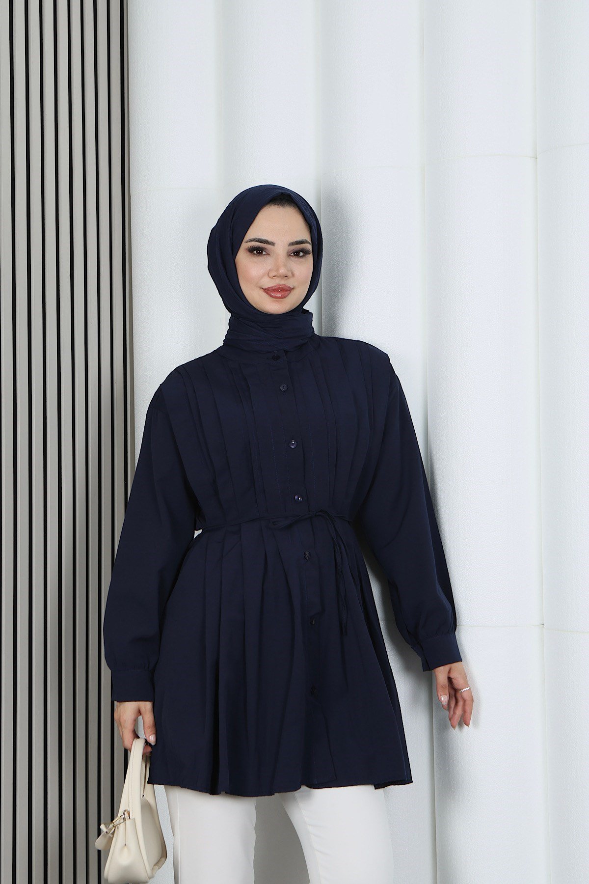 Hakim Yaka Pile Detaylı Düğmeli Tunik Lacivert HNT2127
