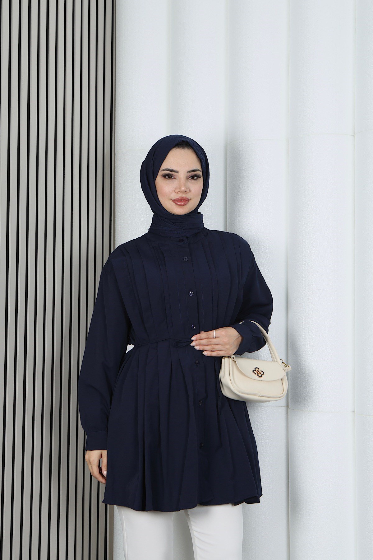 Hakim Yaka Pile Detaylı Düğmeli Tunik Lacivert HNT2127