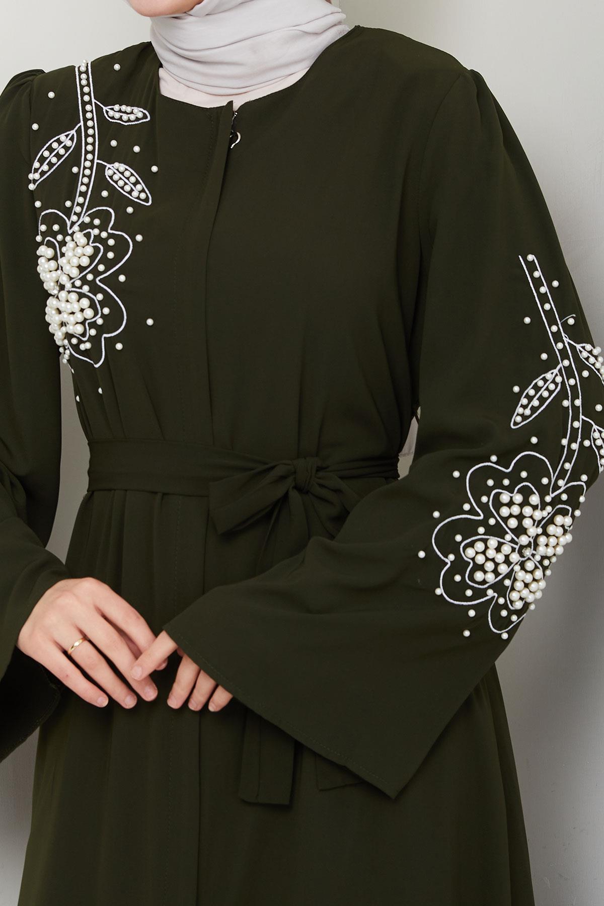 İncili Çiçek Motifli Kuşaklı Ferace Haki HM2720