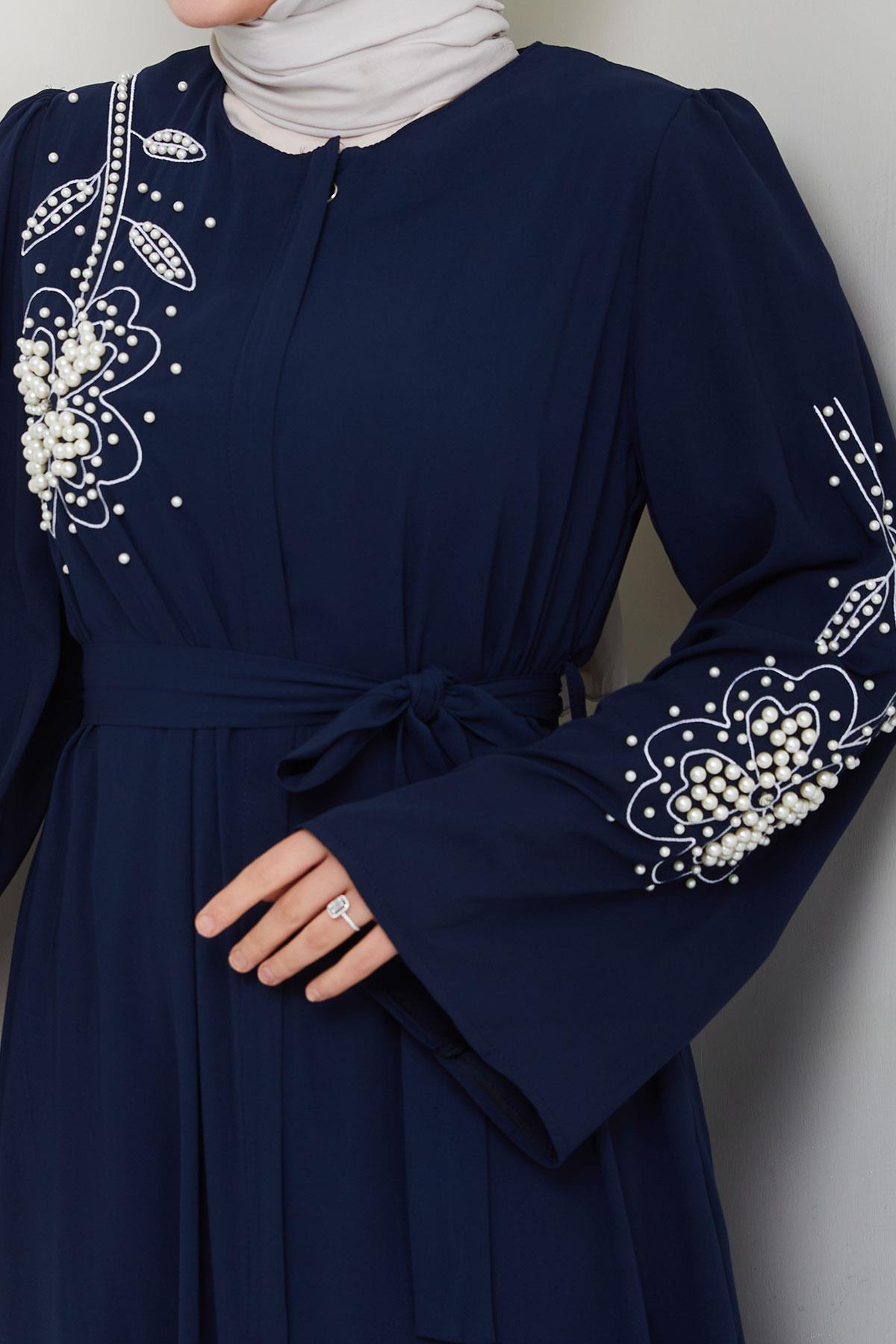 İncili Çiçek Motifli Kuşaklı Ferace Lacivert HM2720