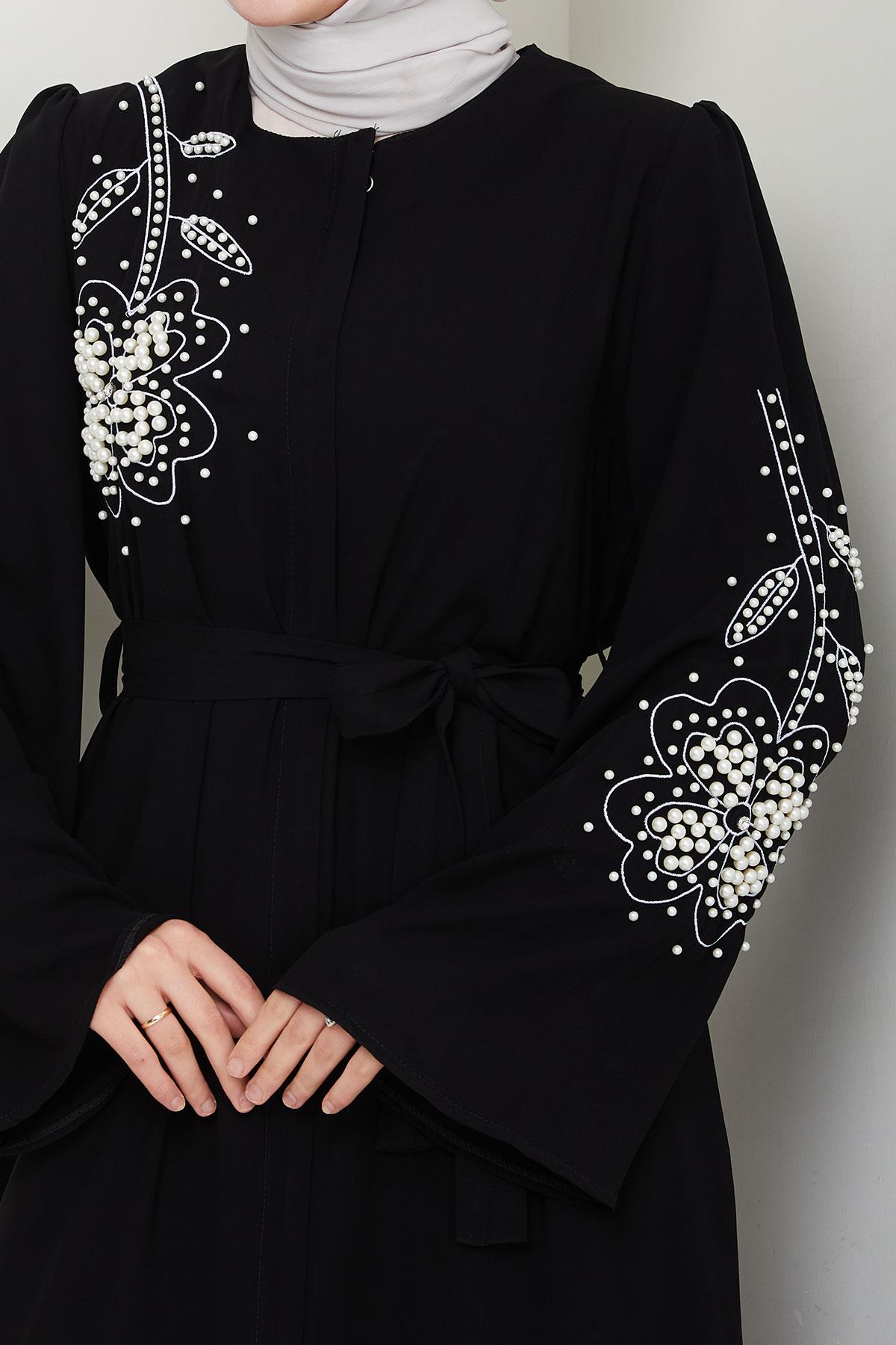 İncili Çiçek Motifli Kuşaklı Ferace Siyah HM2720