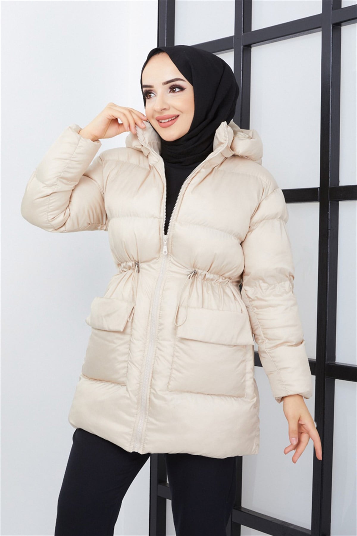 Kadın Kısa Şişme Mont Krem