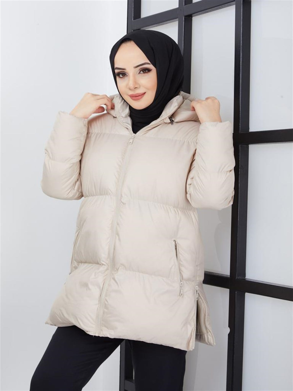 Kadın Krem Yandan Fermuar Detaylı Şişme Mont