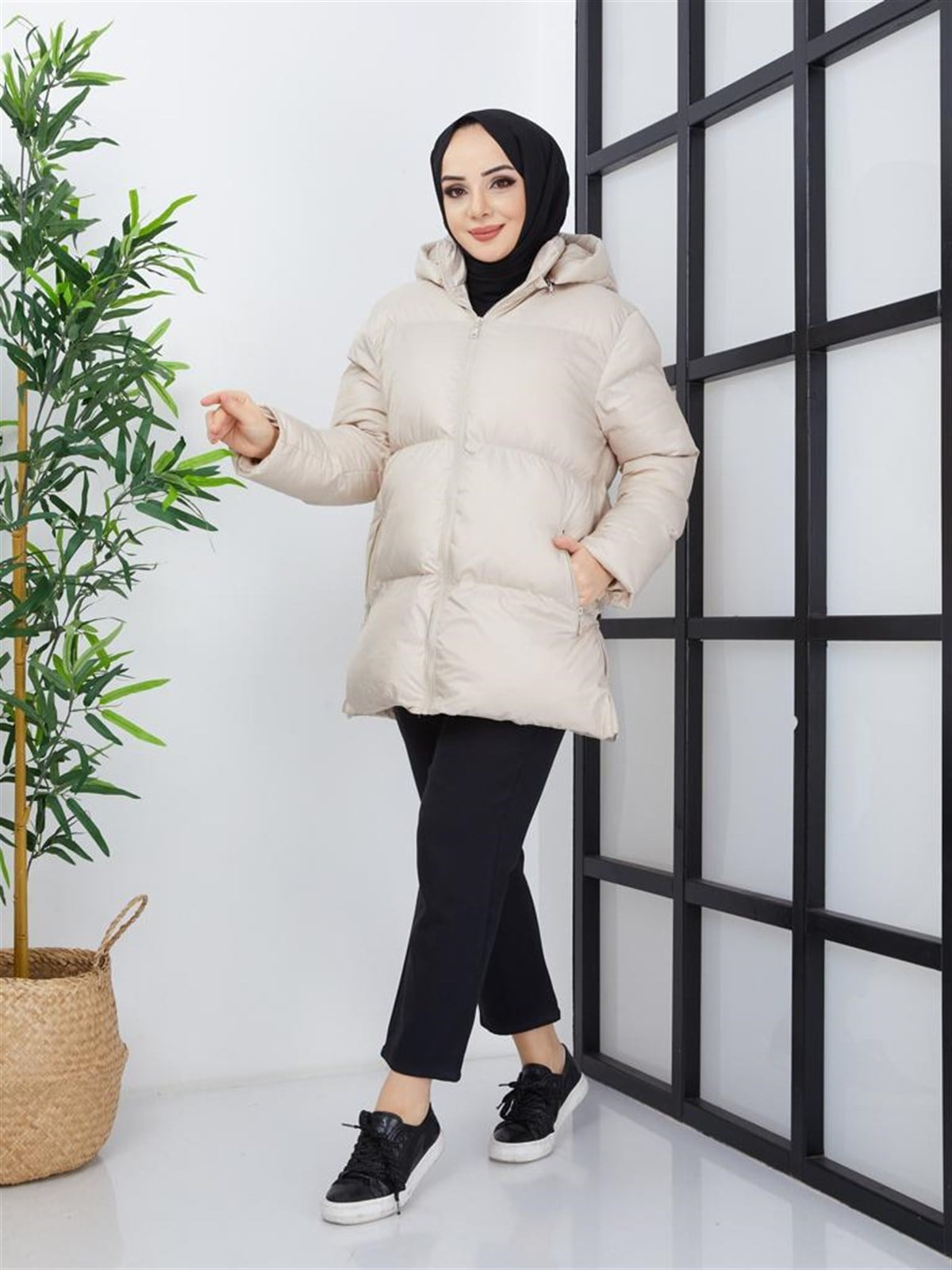 Kadın Krem Yandan Fermuar Detaylı Şişme Mont