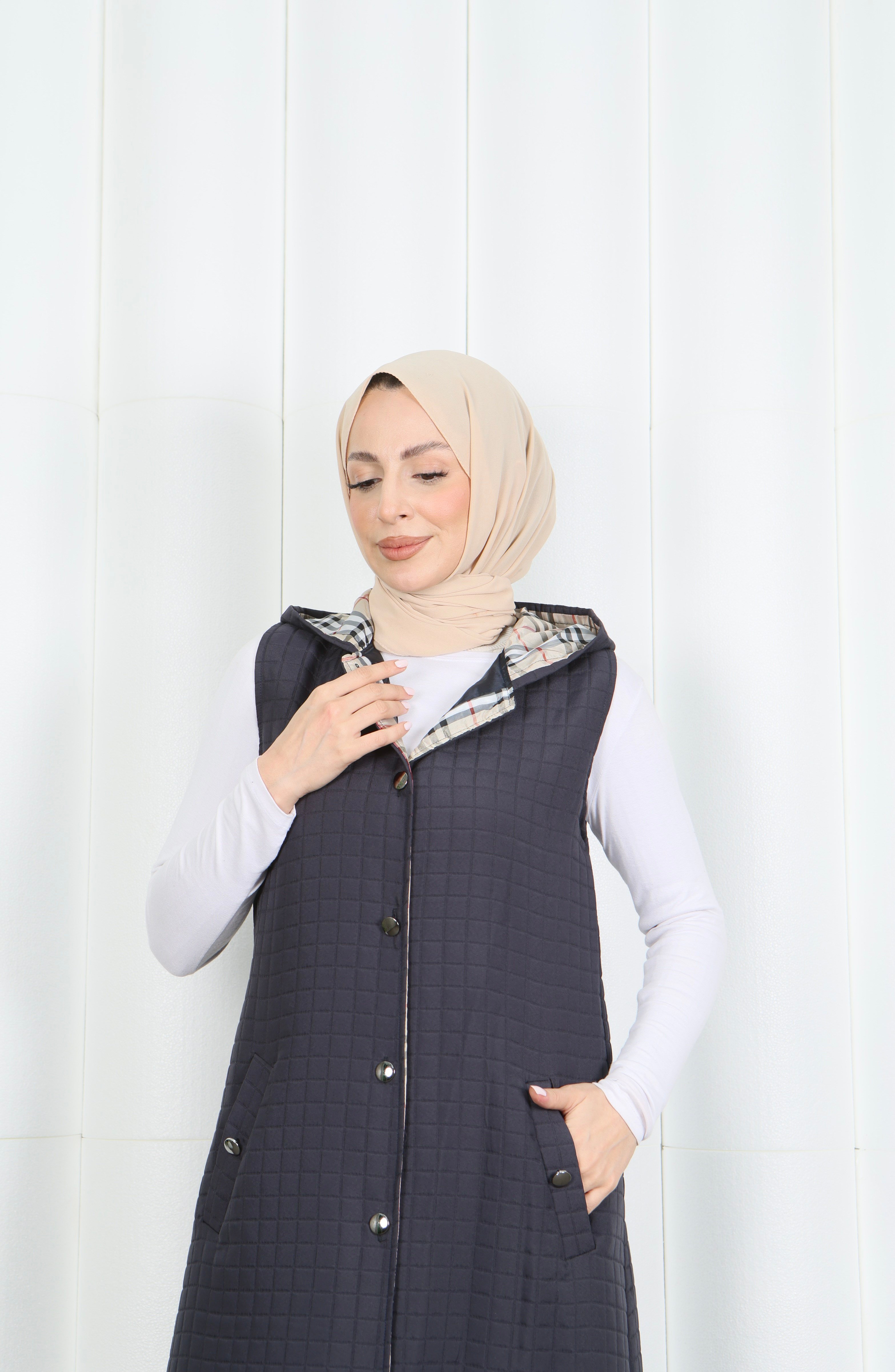 Kapüşon içi Ekose  Desen Detaylı Yelek Koyu Gri  HNT8568
