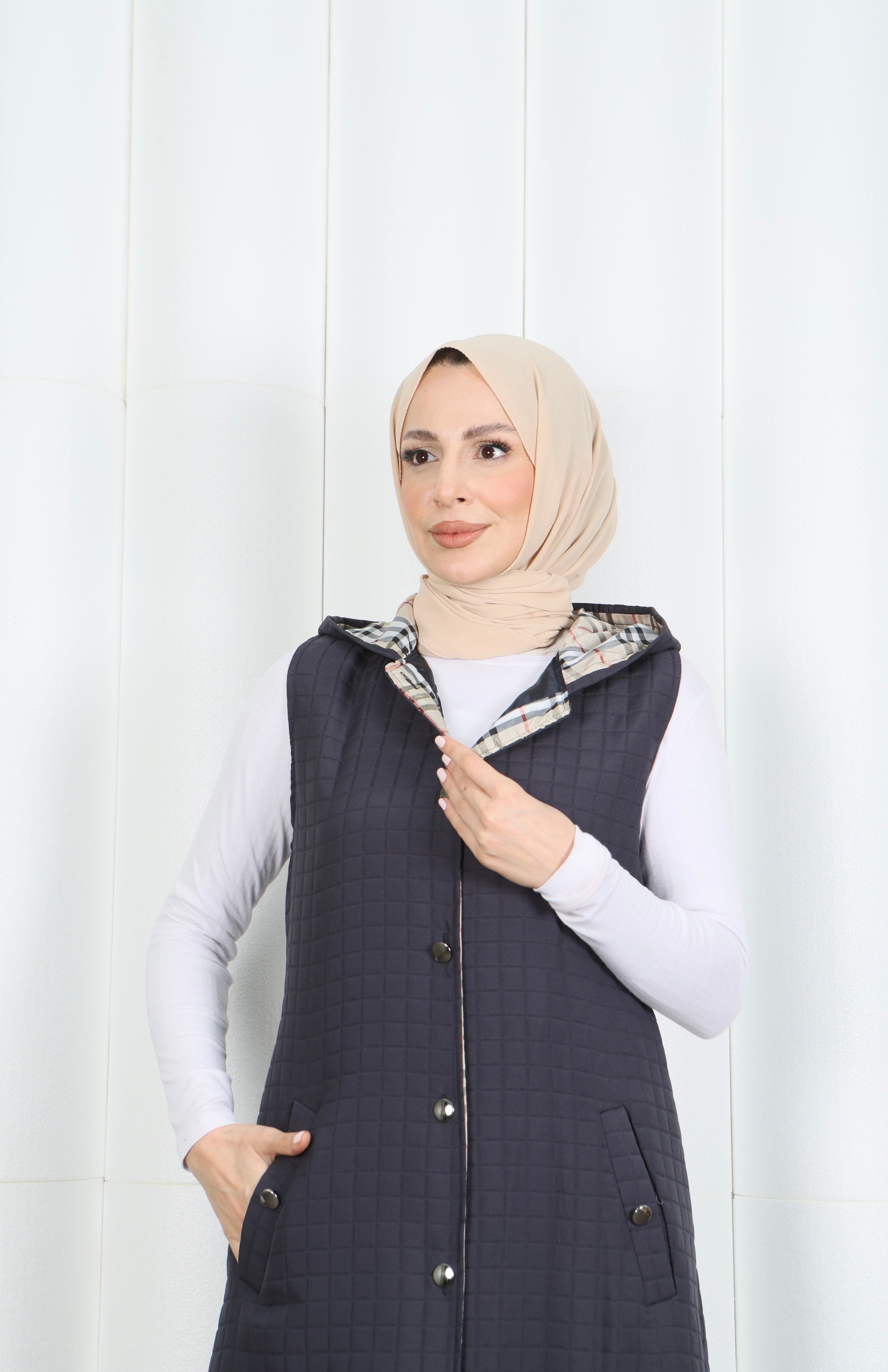 Kapüşon içi Ekose  Desen Detaylı Yelek Koyu Gri  HNT8568