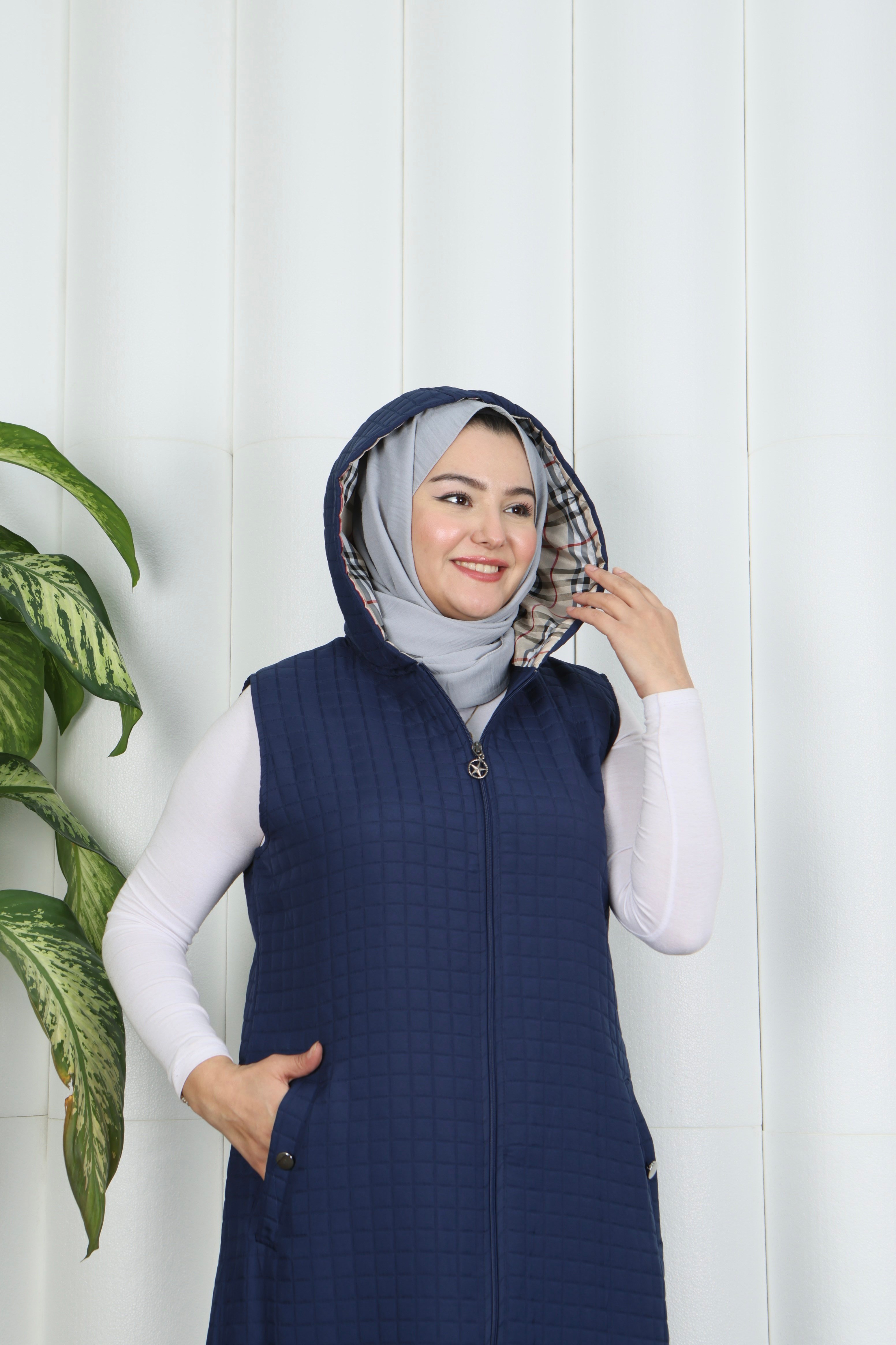 Kapüşonlu  Uzun  Kapitone Yelek Lacivert HNT8569