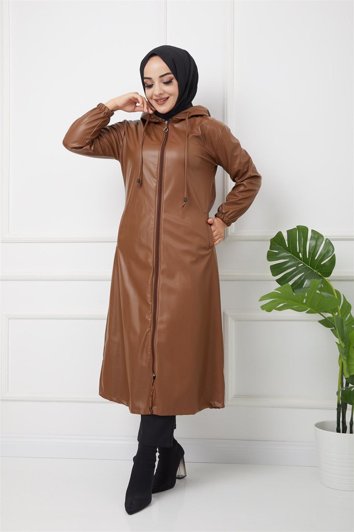 Kapüşonlu Deri Kap Camel