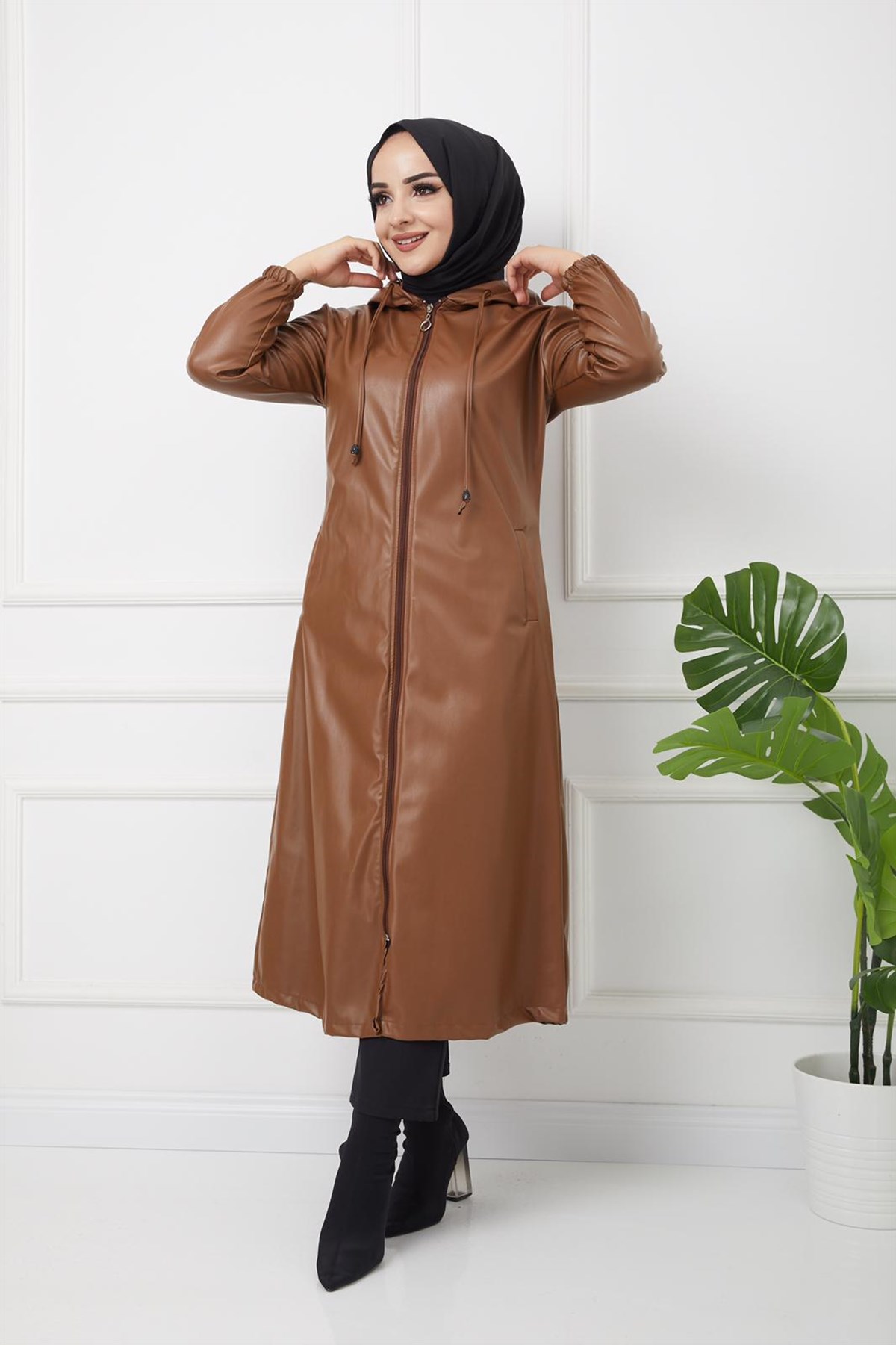 Kapüşonlu Deri Kap Camel