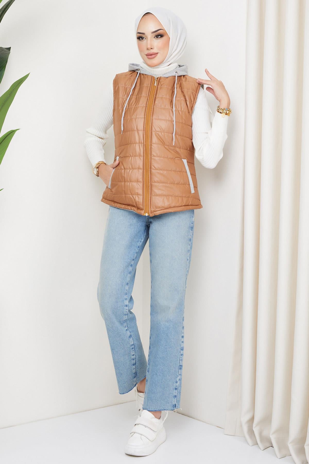 Kapüşonlu Kısa Kapitone Yelek Camel HM2293